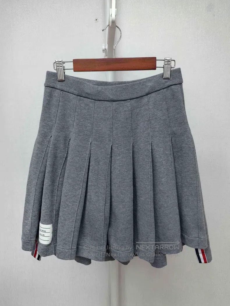 Thom Browne Thom Browne Classic Preppy Gray Pleated Skirt Size 24" / US 00 / IT 34 - 1 Thumbnail