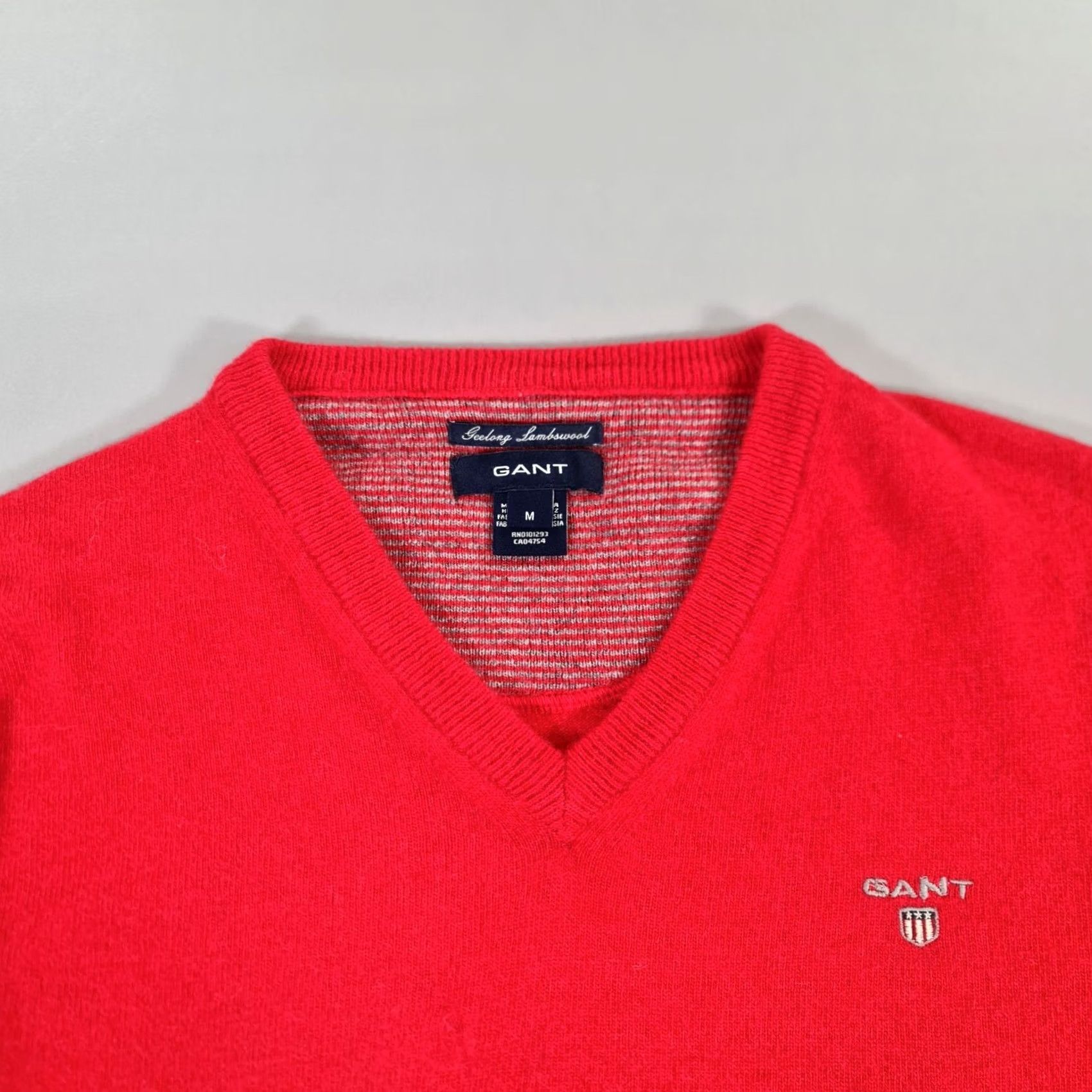 Gant Gant Mens Jumper Red Medium 100% Lambswool V Neck Knit Pullover Size US M / EU 48-50 / 2 - 2 Thumbnail
