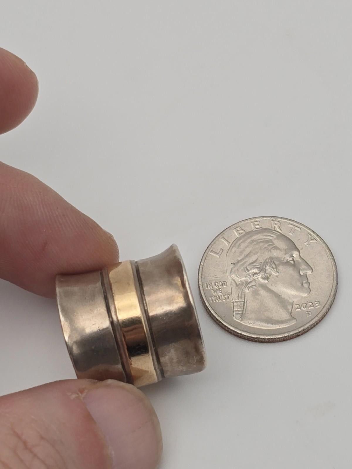 The Unbranded Brand Vintage Israel Sterling Silver 925 10k Gold Modernist Ring 7 Size ONE SIZE - 1 Thumbnail