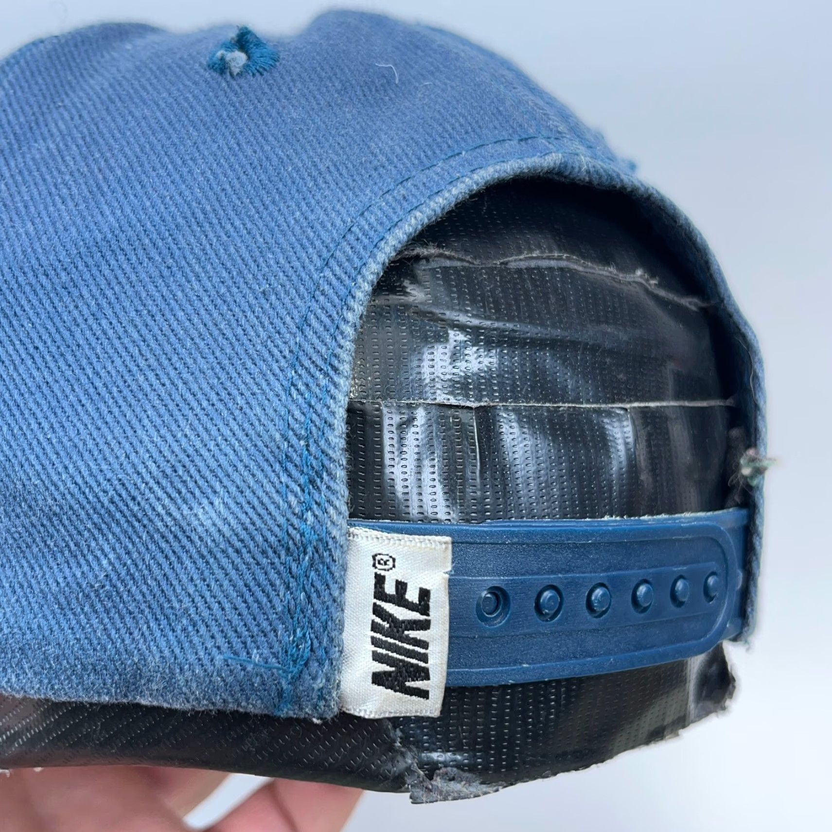 Nike Vintage Nike Hat Cap Snap Back Blue White Center Swoosh 90s Y2K Faded Grunge Size ONE SIZE - 7 Thumbnail