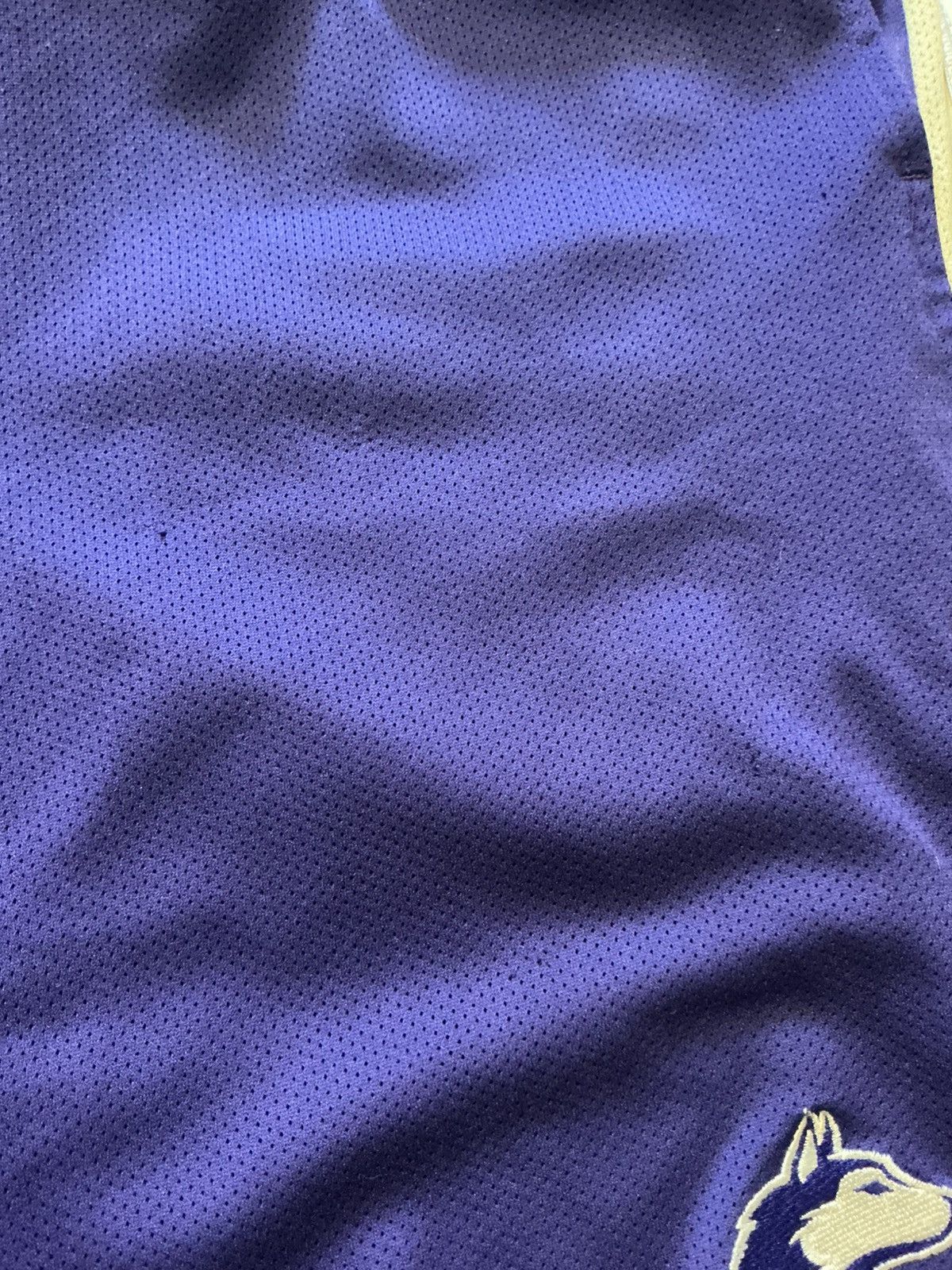 Nike Nike Washington University Huskies 8” Basketball Shorts Size US 36 / EU 52 - 7 Thumbnail