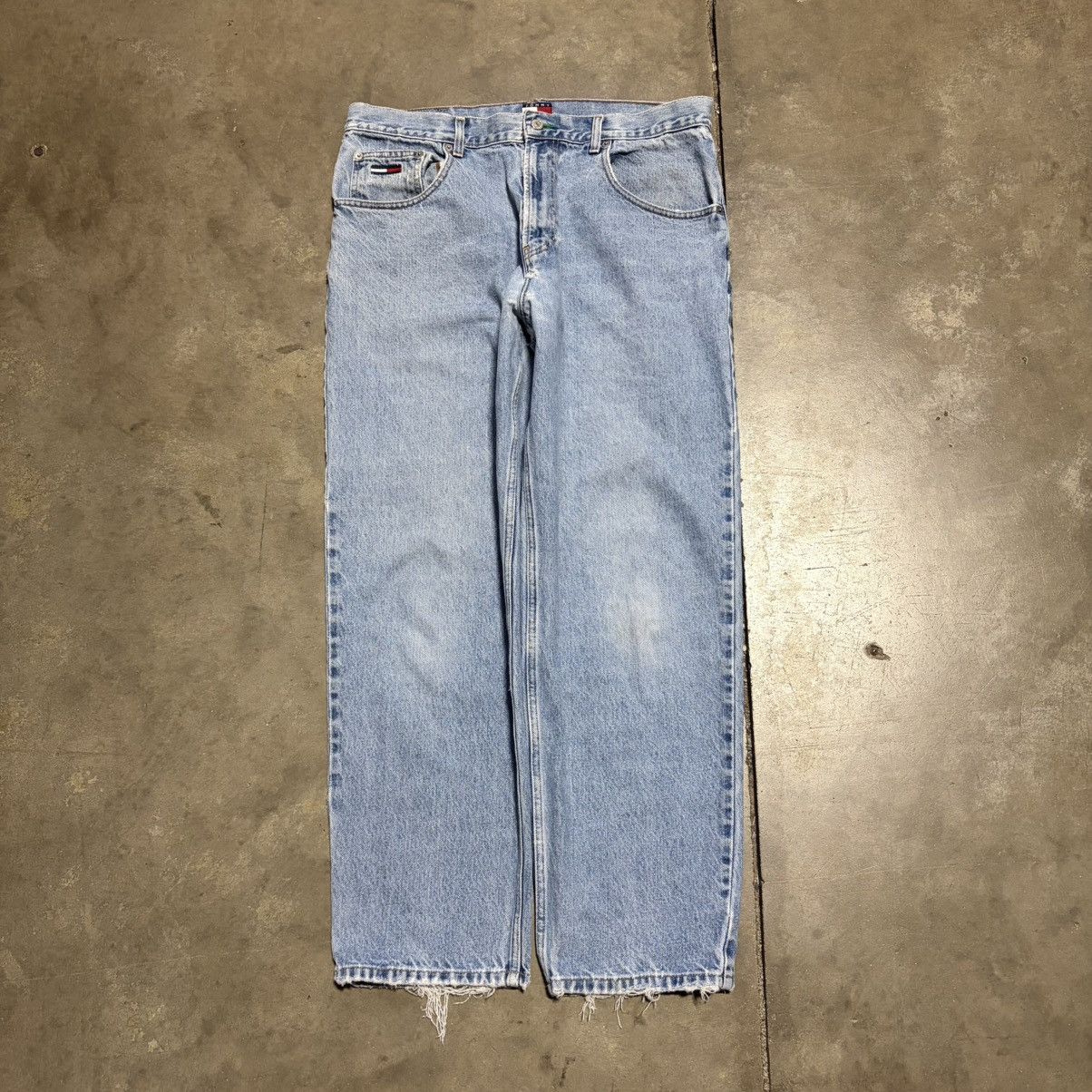 Tommy Hilfiger Vintage Tommy Hilfiger Baggy Denim Jeans Loose Faded 90s USA Size US 36 / EU 52 - 1 Thumbnail