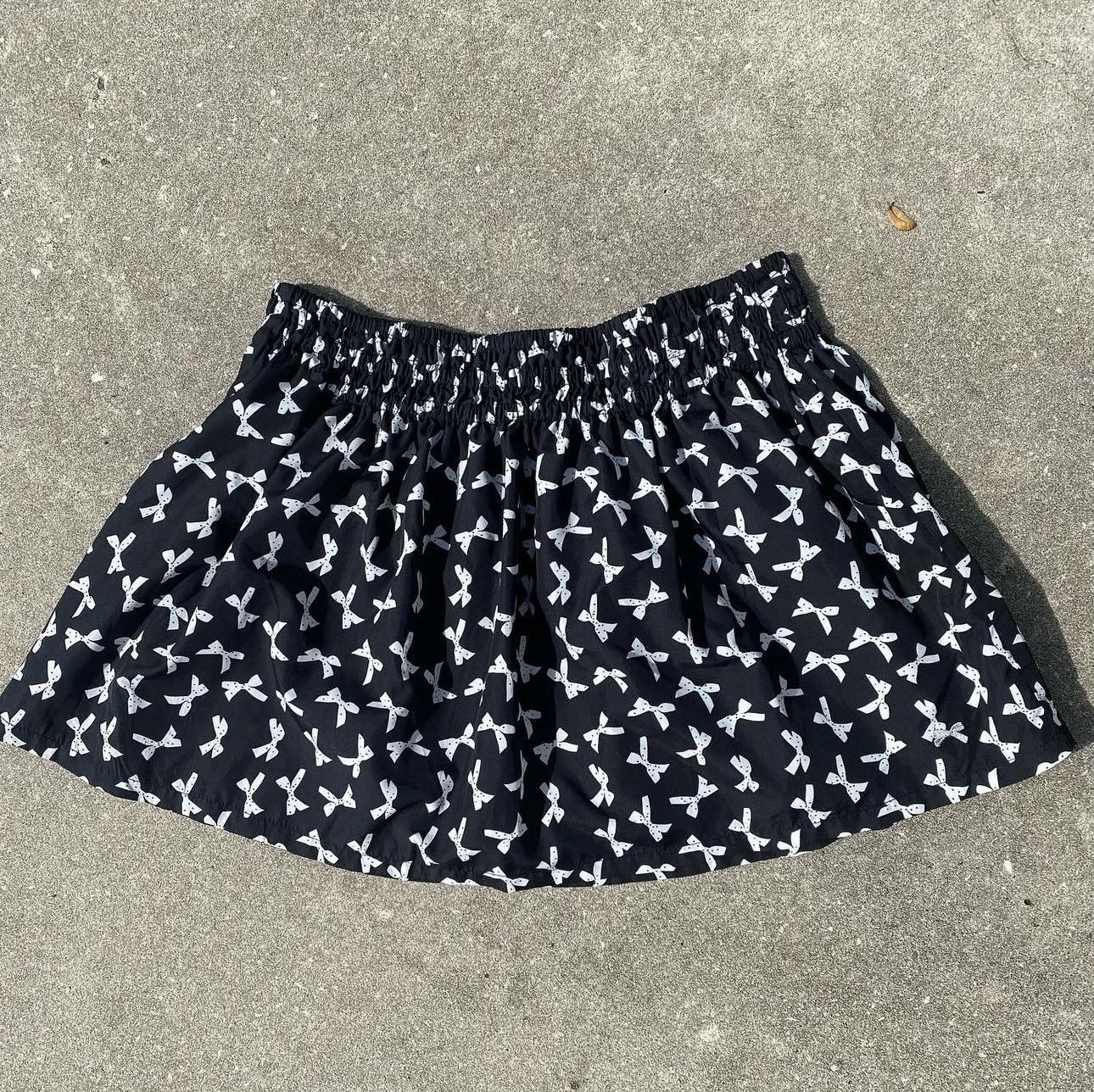 Tommy Hilfiger Tommy Hilfiger Tommy Girl Bow Print Mini Skirt Size 30" / US 8 / IT 44 - 1 Thumbnail