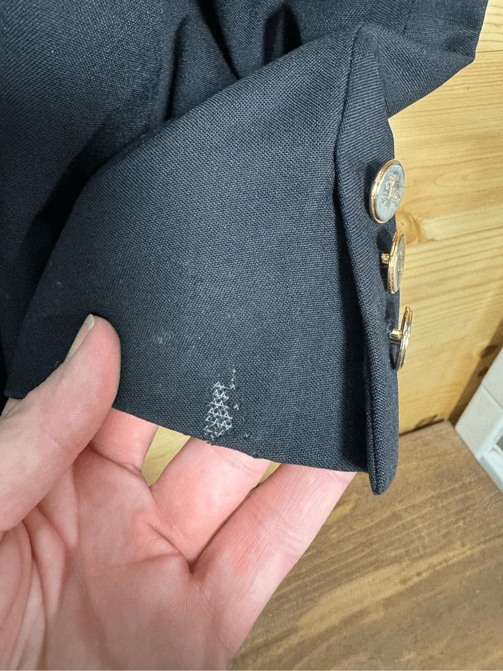 Designer Burberrys Vintage Men's Black 100% Wool Blazer Made in USA Size 38R - 7 Thumbnail