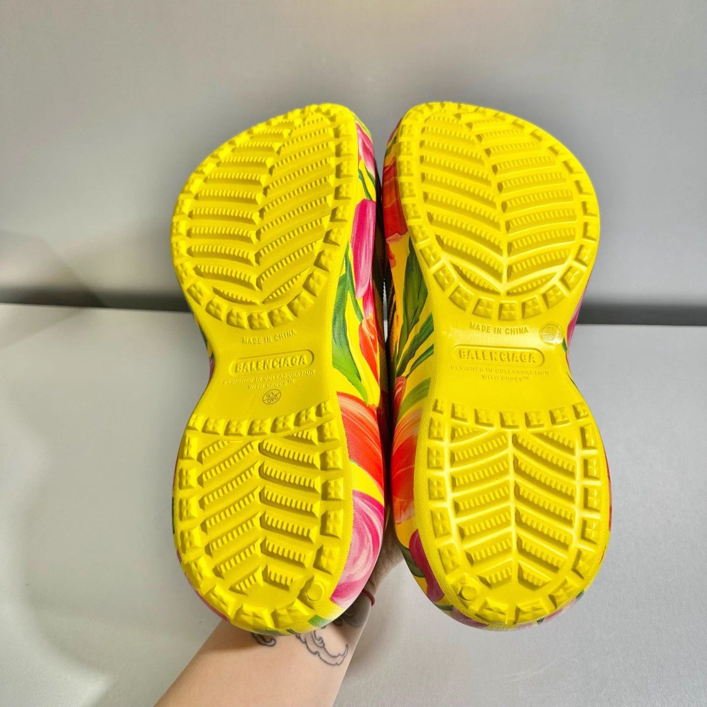 Balenciaga Balenciaga Crocs Slide 38 New with Box & Accs Size US 7 / IT 37 - 7 Thumbnail