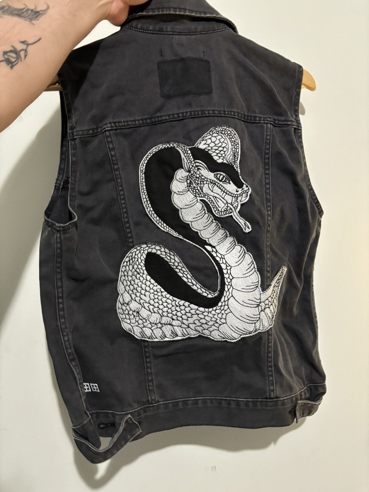 Ksubi Ksubi Classic Denim Vest with Cobra Embroidery Size US S / EU 44-46 / 1 - 8 Thumbnail