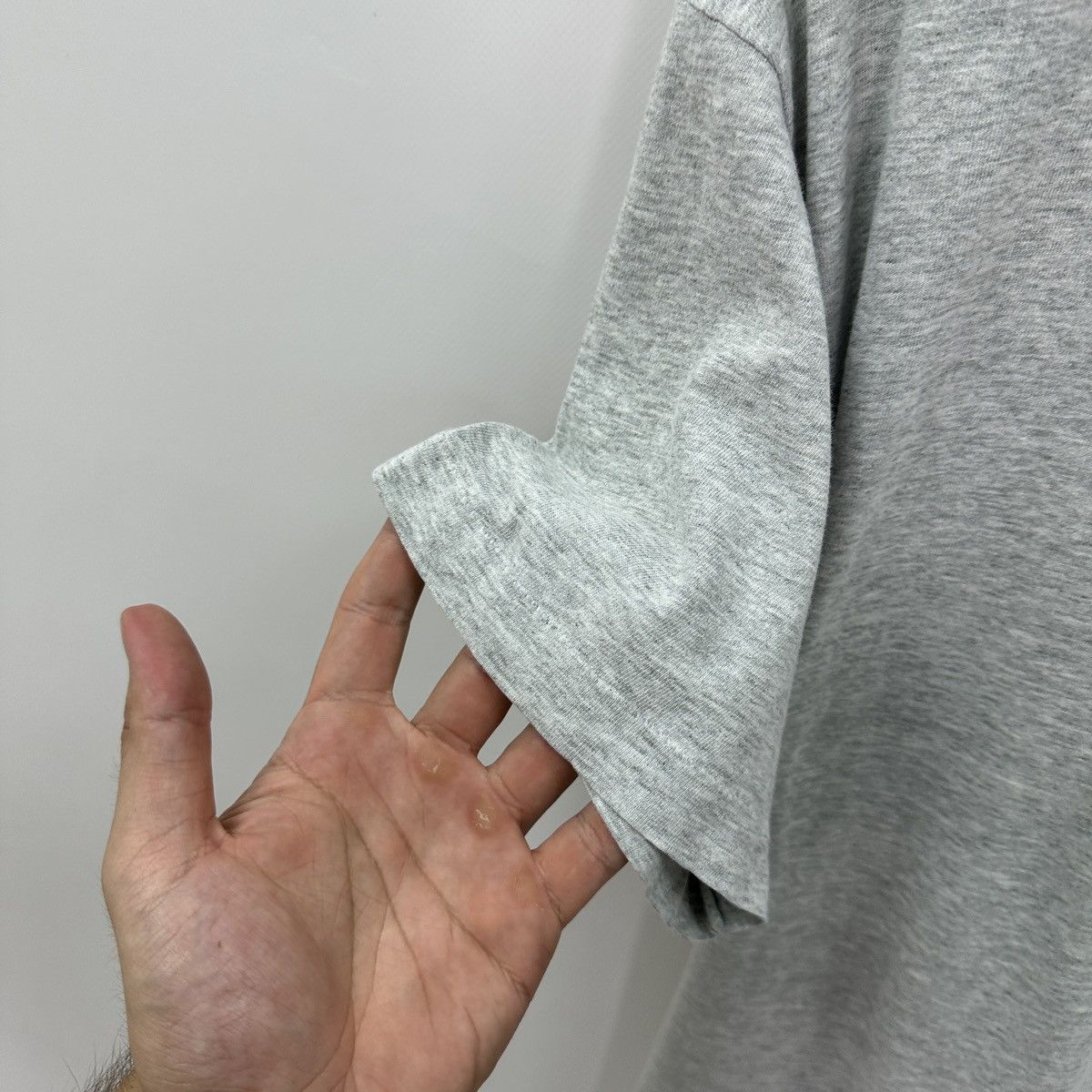 Vintage Vintage 90s Fruit of the Loom distressed early 1990 tee rare Size US XL / EU 56 / 4 - 4 Thumbnail