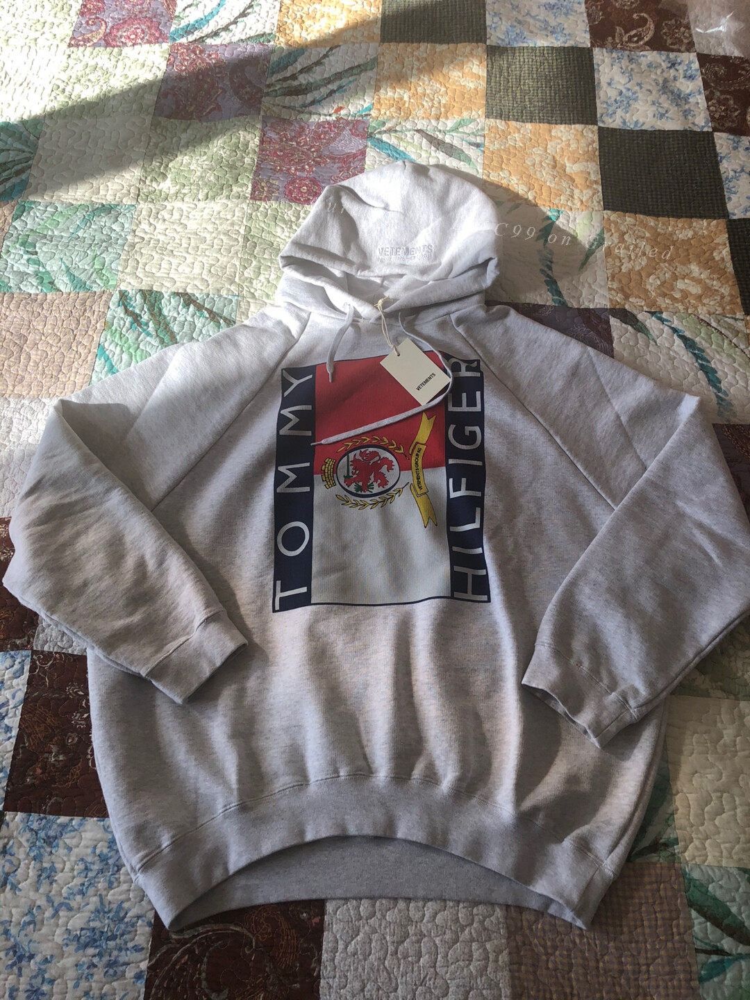 Vetements Vetements x Tommy Hilfiger Collaboration Size US S / EU 44-46 / 1 - 1 Thumbnail
