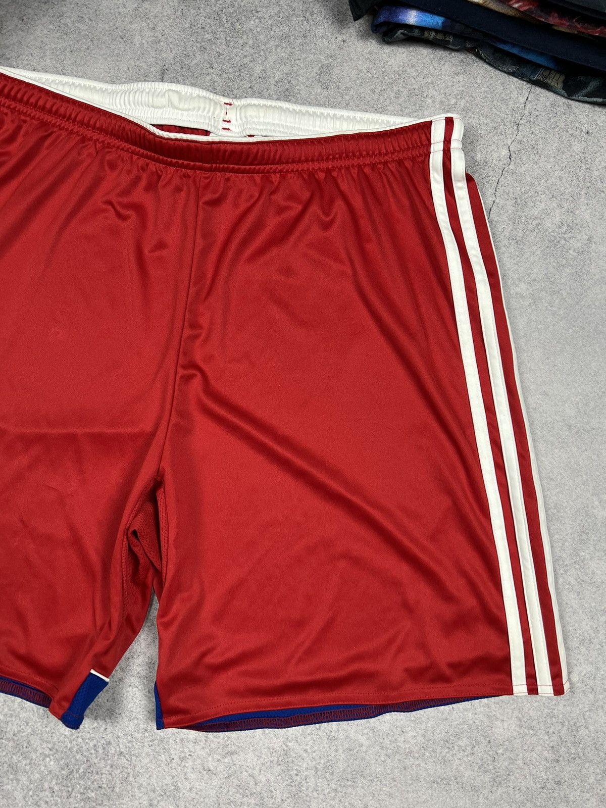 Vintage Vintage FC Bayern Munich Blockore Soccer Y2K Shorts Size US 34 / EU 50 - 3 Thumbnail