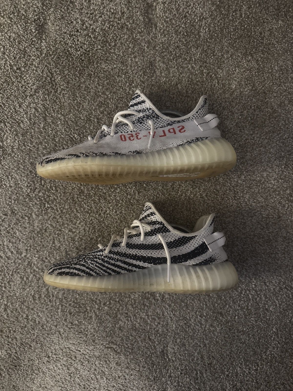 Yeezy Yeezy 350 v2 Zebra Size US 10.5 / EU 43-44 - 1 Thumbnail