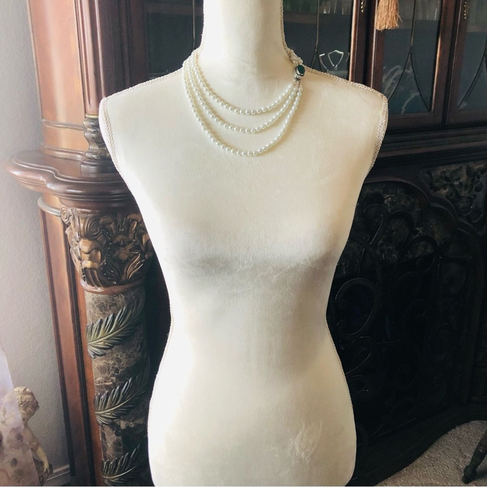 Handmade Handcrafted triple strand Pearl genuine emerald necklac Size ONE SIZE - 4 Thumbnail