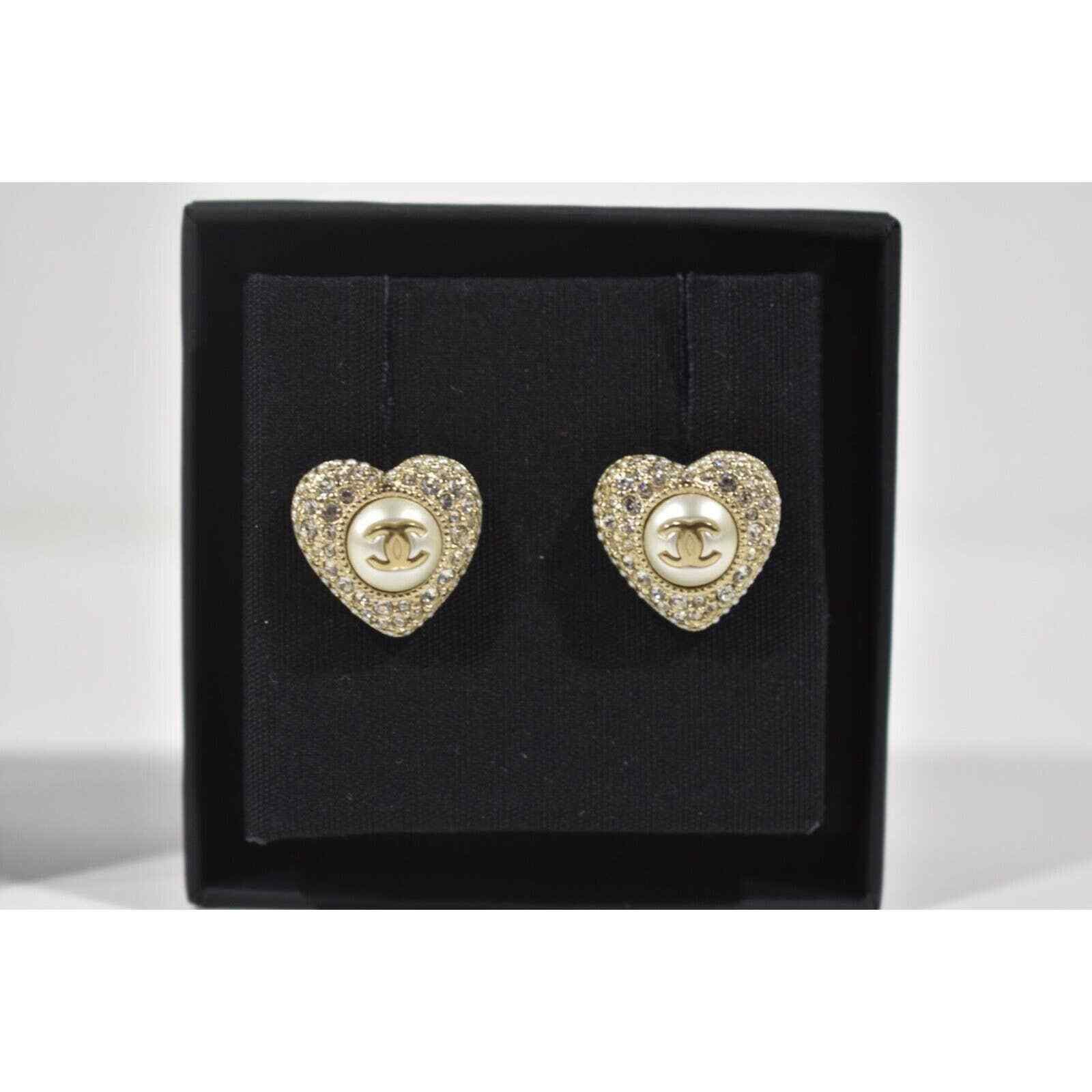 Chanel Chanel Heart Crystal Gold Pearl Pearly Stud Earrings Size ONE SIZE - 9 Thumbnail