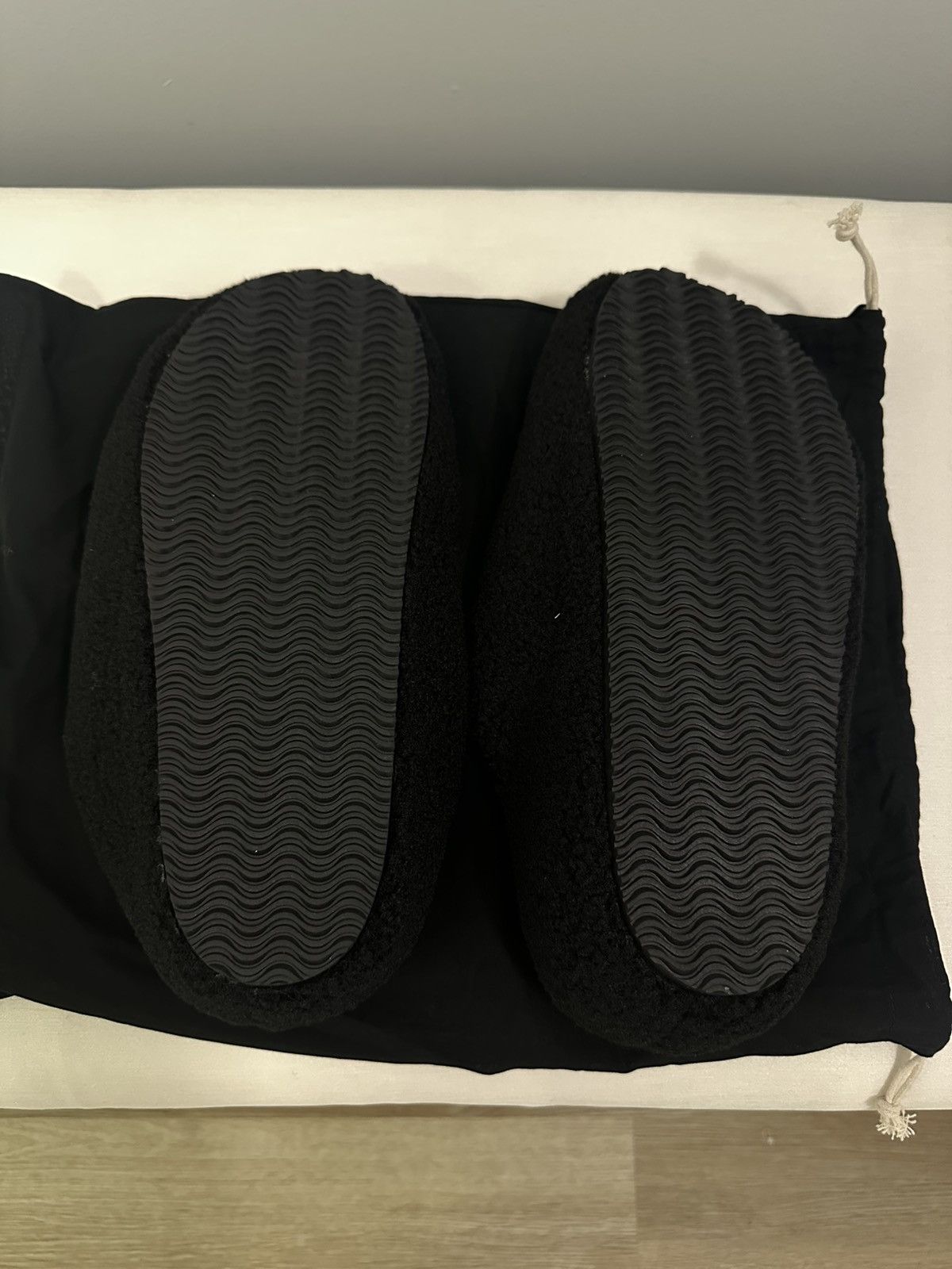 The GV Gallery Raspberry “Stacy From The Woods” Slides (10) Size US 10 / EU 43 - 3 Thumbnail