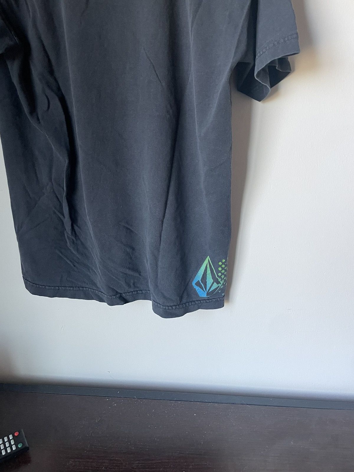 Vintage × Volcom Vintage y2k Volcom big graphic tee Size US L / EU 52-54 / 3 - 5 Thumbnail