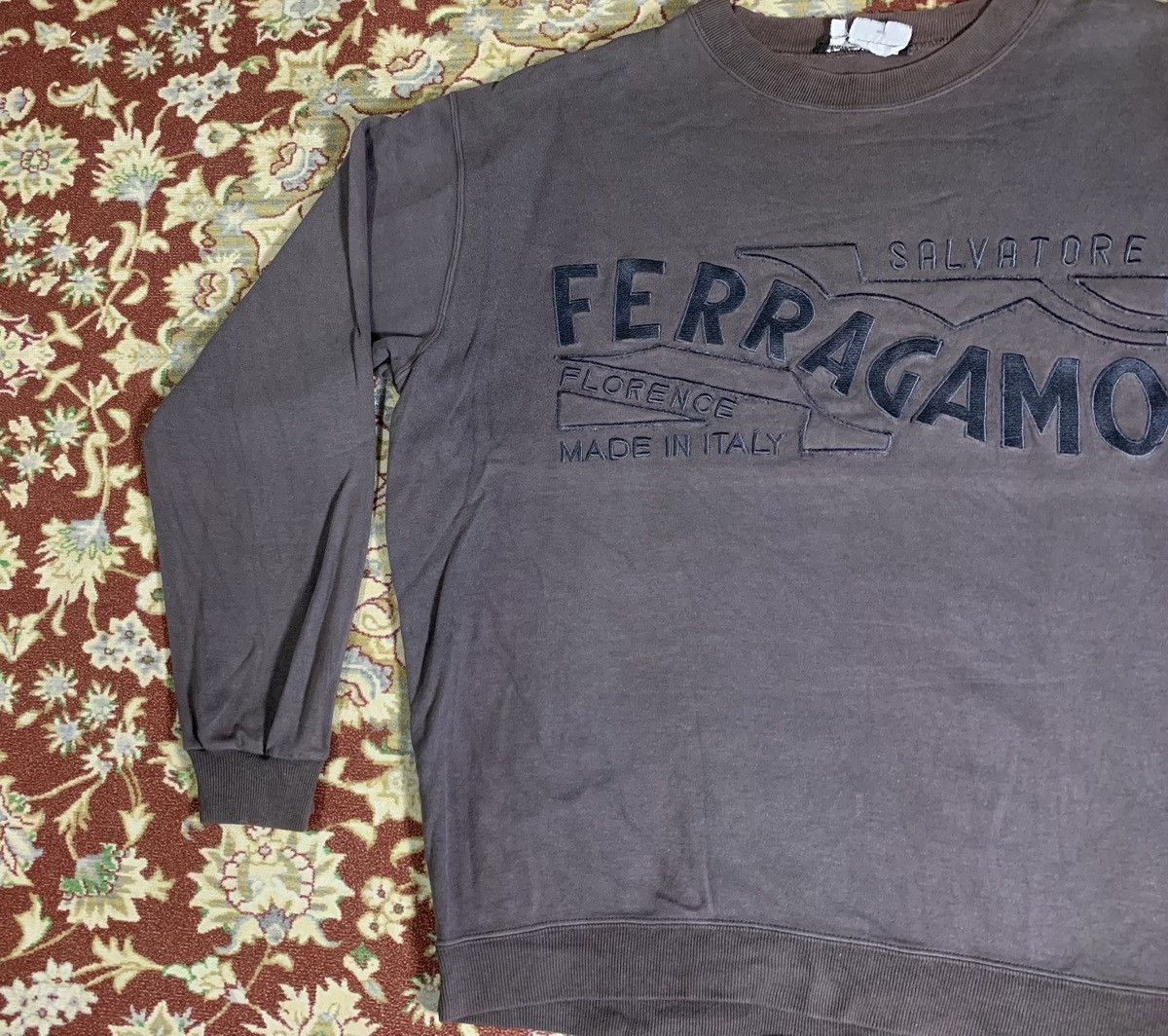 Salvatore Ferragamo × Vintage 90s SALVATORE FERRAGAMO EMBROIDERED LOGO SWEATSHIRT FADED Size US M / EU 48-50 / 2 - 3 Thumbnail