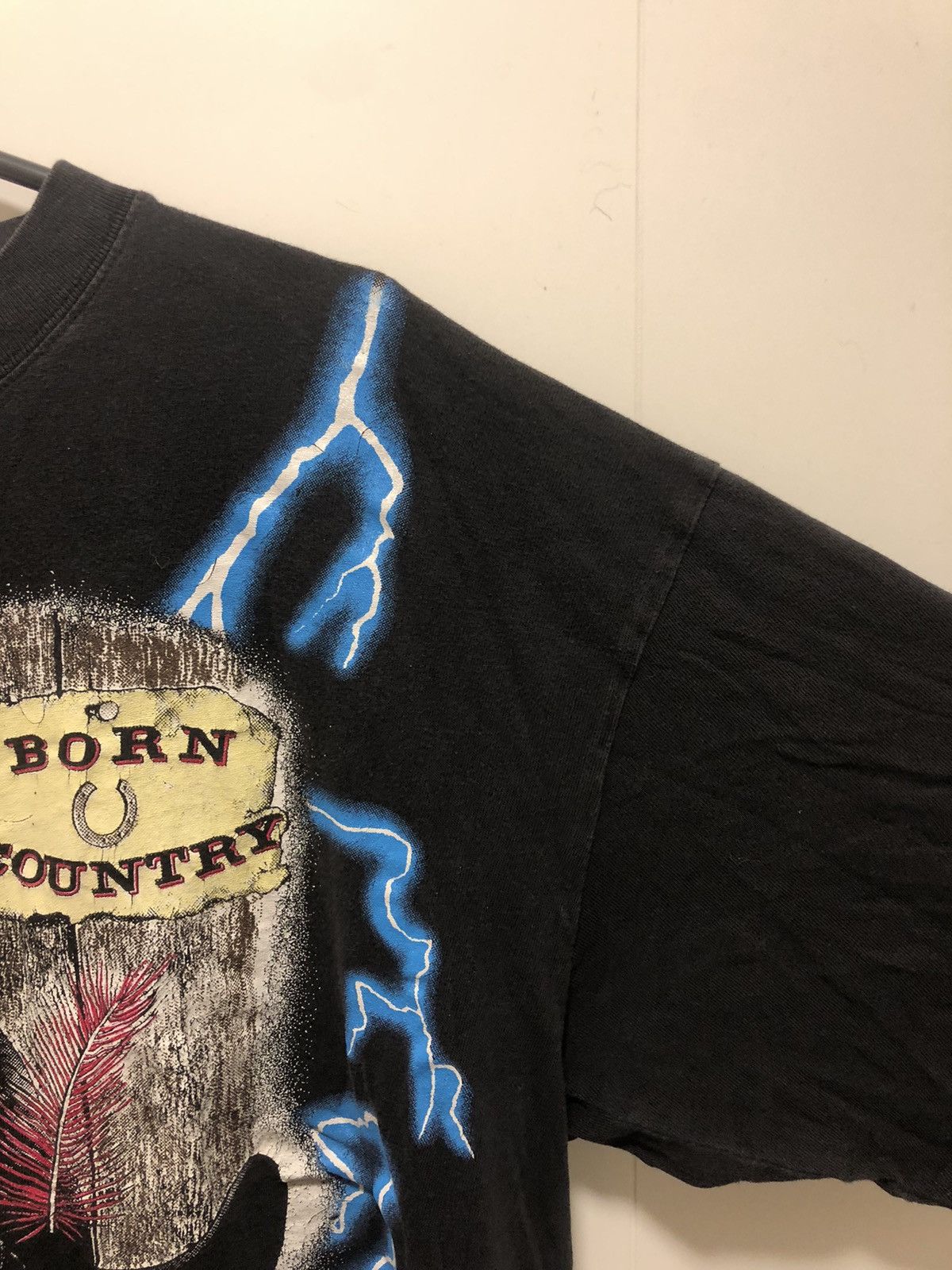 Vintage Vintage American Thunder Size Large Black T-Shirt Born Count Size US L / EU 52-54 / 3 - 5 Thumbnail
