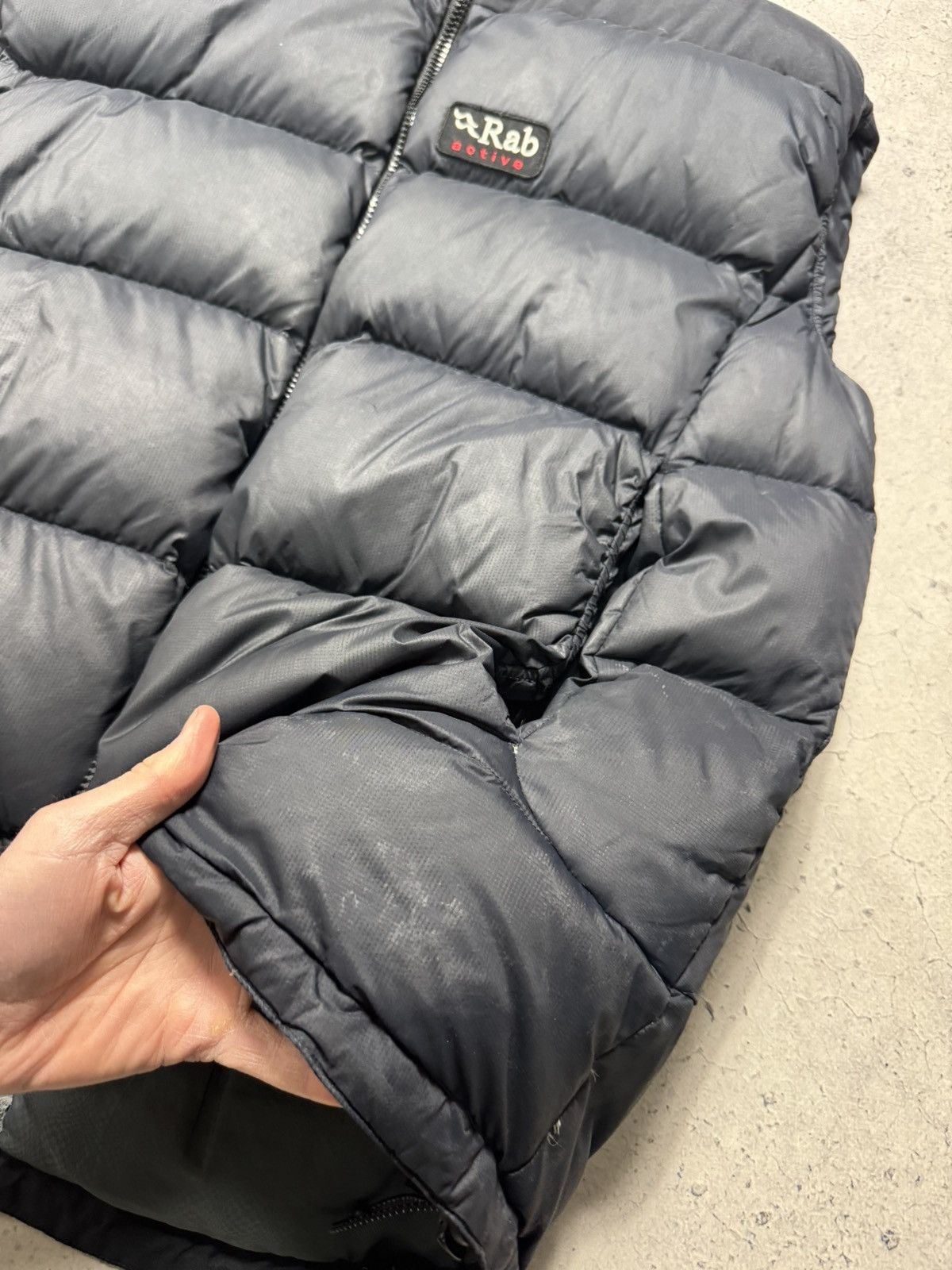 Rab Rab Down Puffer Jacket Vest Outdoor Vintage Size L Size US L / EU 52-54 / 3 - 6 Thumbnail