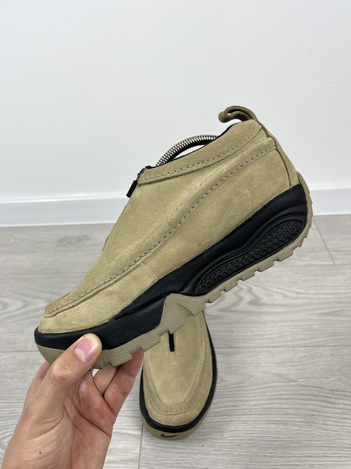 Vintage Rare Nike ACG IZY Vintage 00s Suede Beige Platform Zip Shoes Size US 8 / EU 41 - 7 Thumbnail