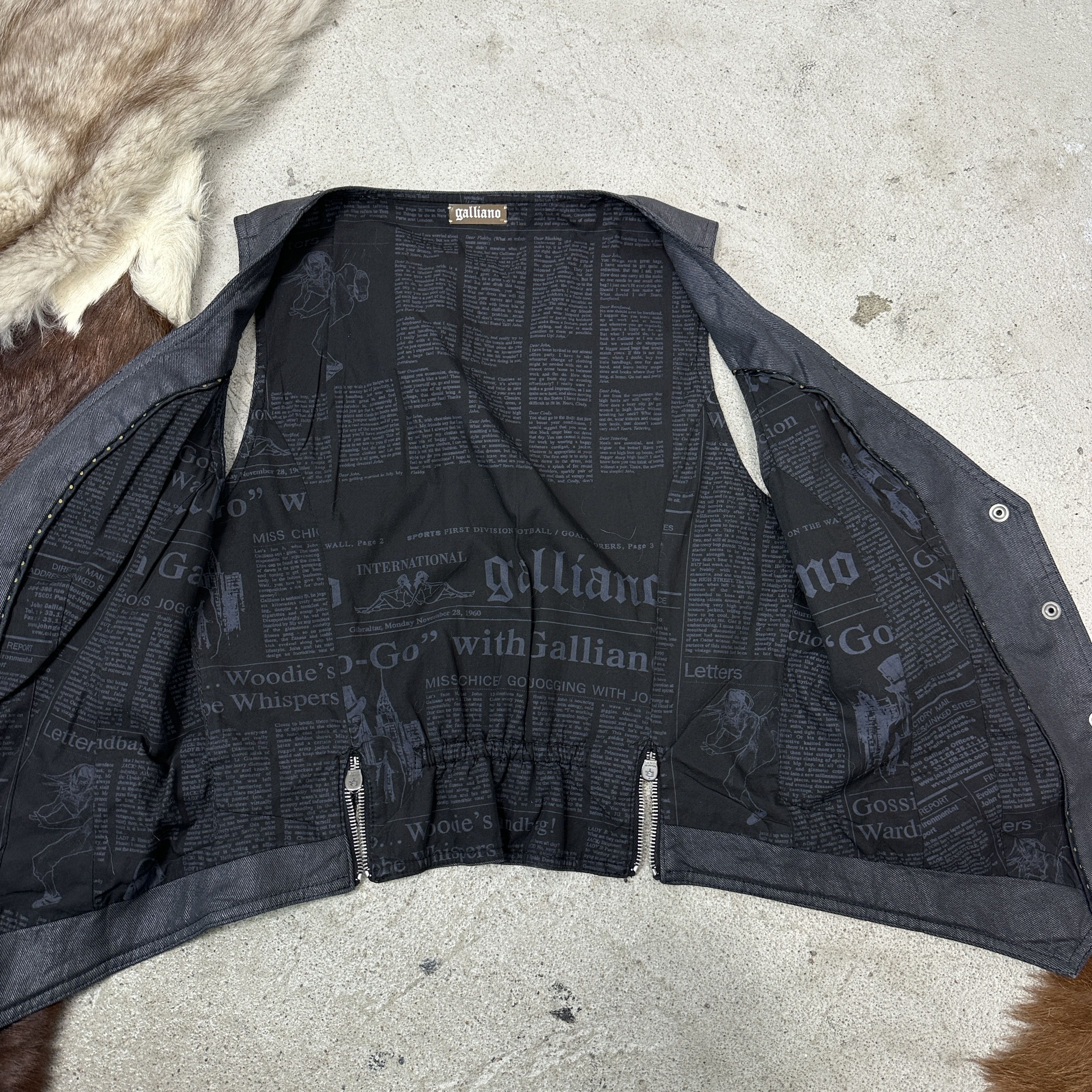 John Galliano Vintage Button Up John Galliano Waxed Vest/Corset Y2K Size S / US 4 / IT 40 - 4 Thumbnail