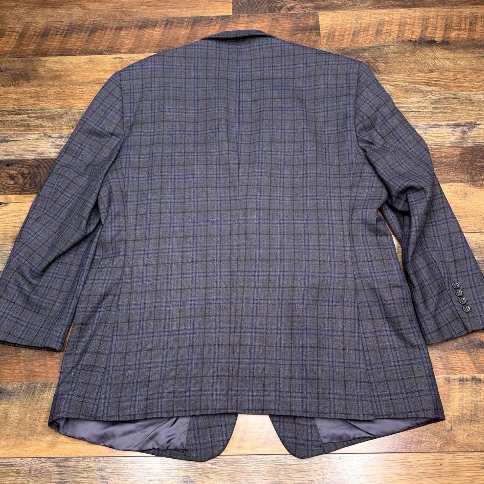 Jos. A. Bank Jos. A. Bank Signature Blazer 46R Gray Plaid Sport Coat Blazer Men Regular Wool Notch Lapel Double-Vented 2-Button Front Dry Clean Only Size 46R - 2 Thumbnail