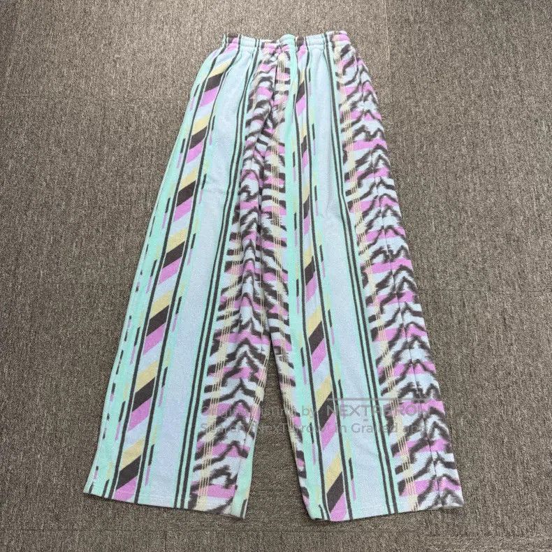 Balenciaga Balenciaga size XS sport pants Size US 27 - 1 Thumbnail