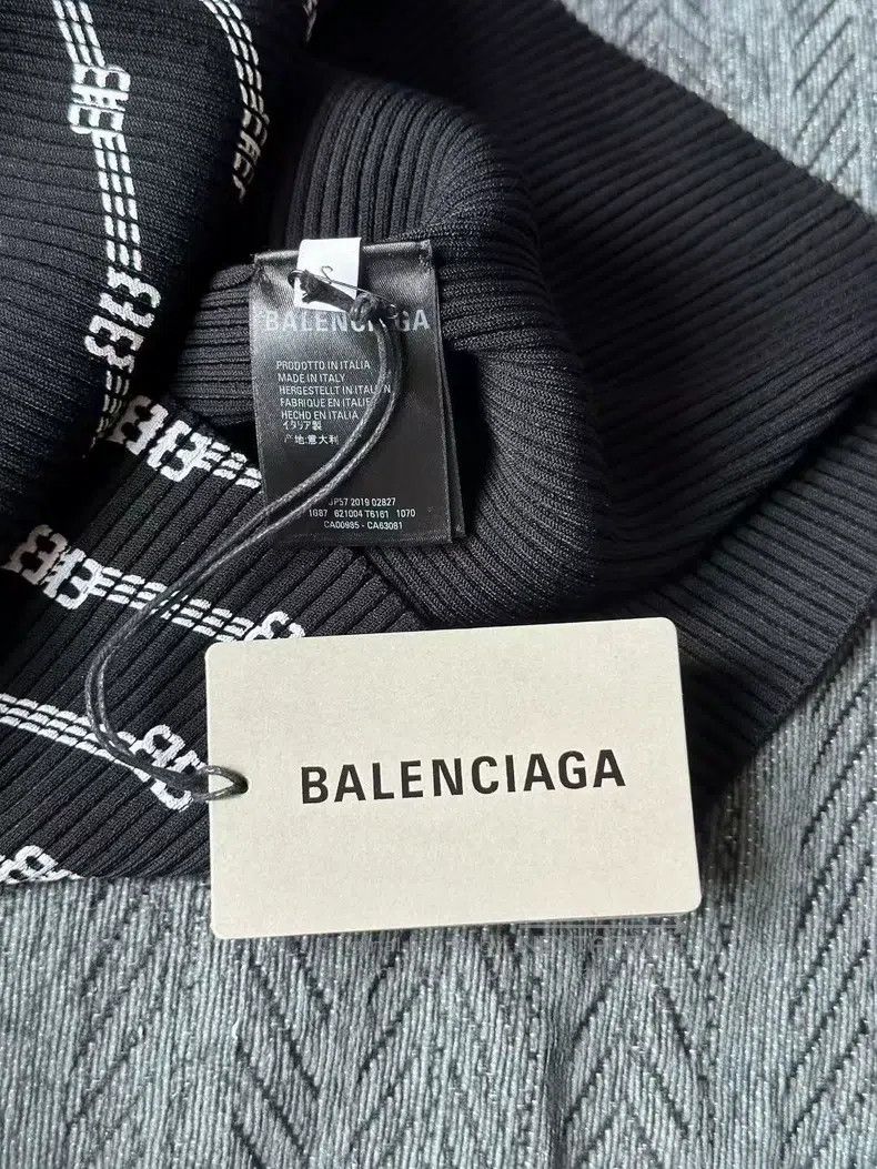 Balenciaga Balenciaga Bullet Screen Knit Top Size US S / EU 44-46 / 1 - 4 Thumbnail