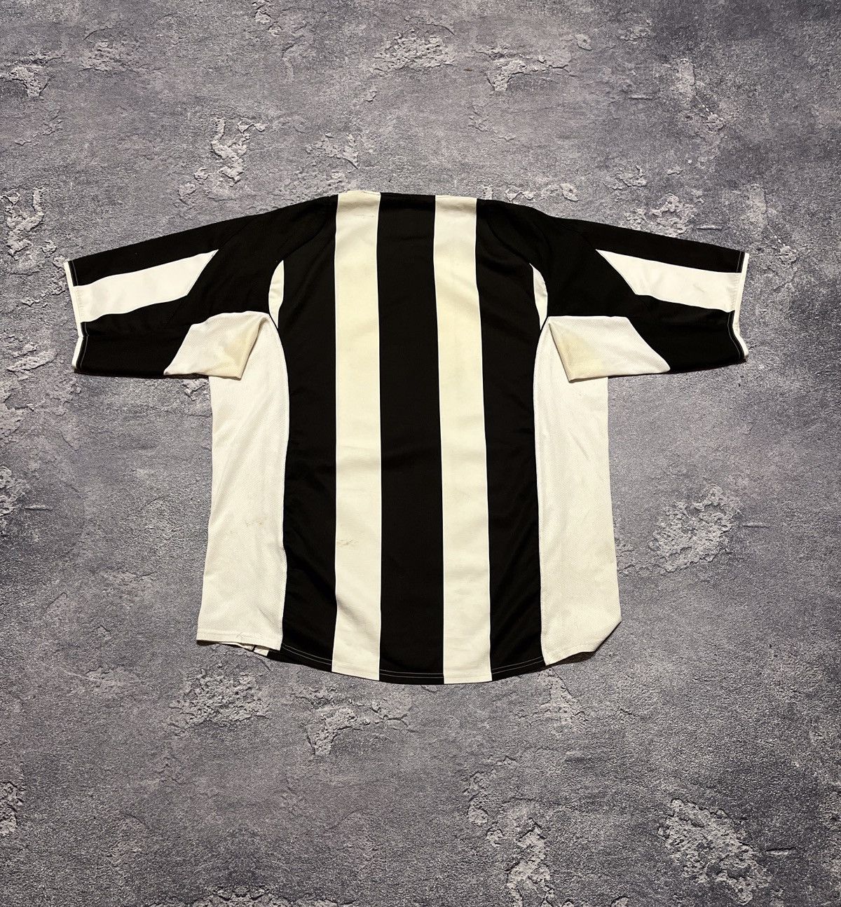 Nike × Vintage Nike Juventus Vintage 2004/2005 Third Jersey Size US XL / EU 56 / 4 - 3 Thumbnail