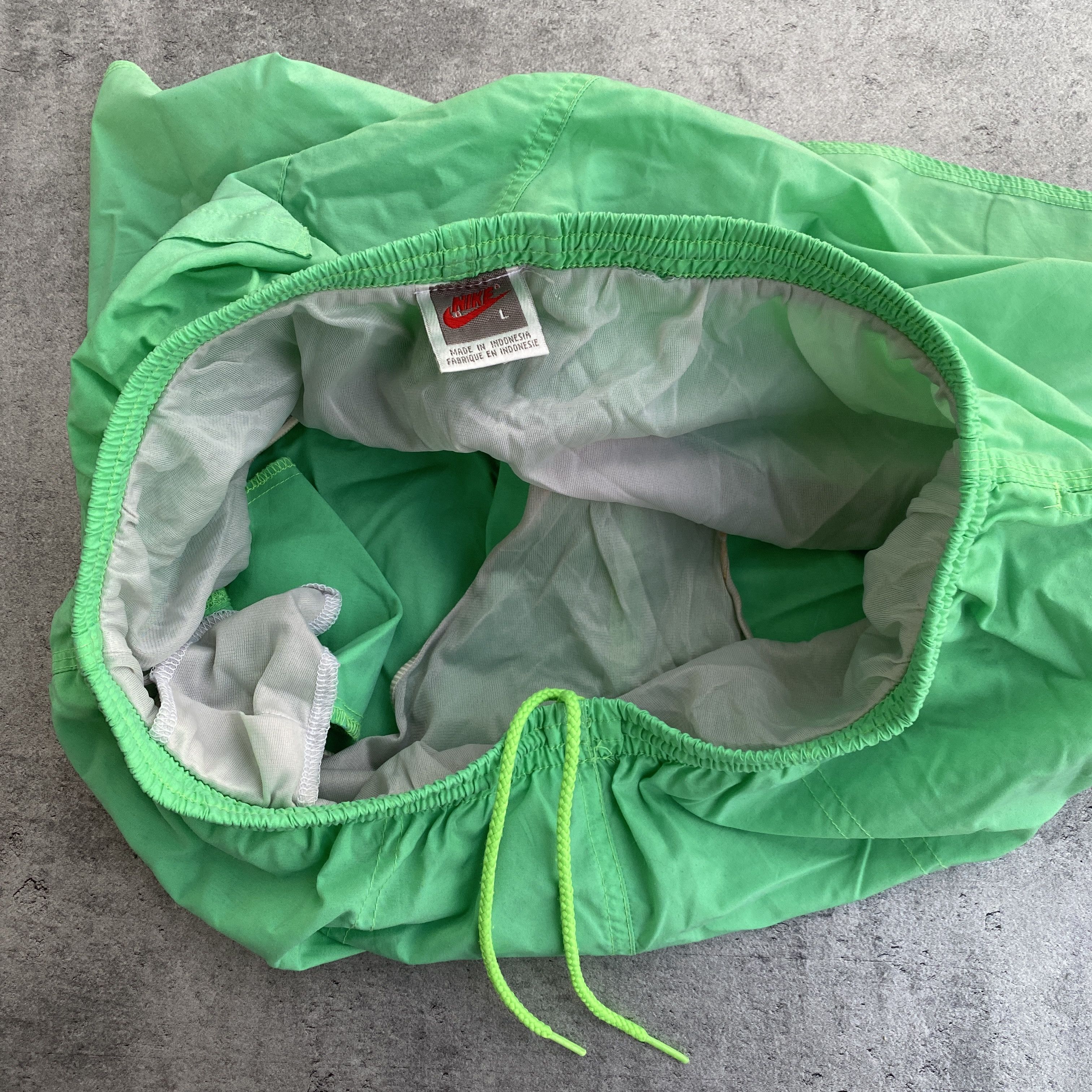 Nike Nike vintage neon green shorts - L Size US 34 / EU 50 - 6 Thumbnail