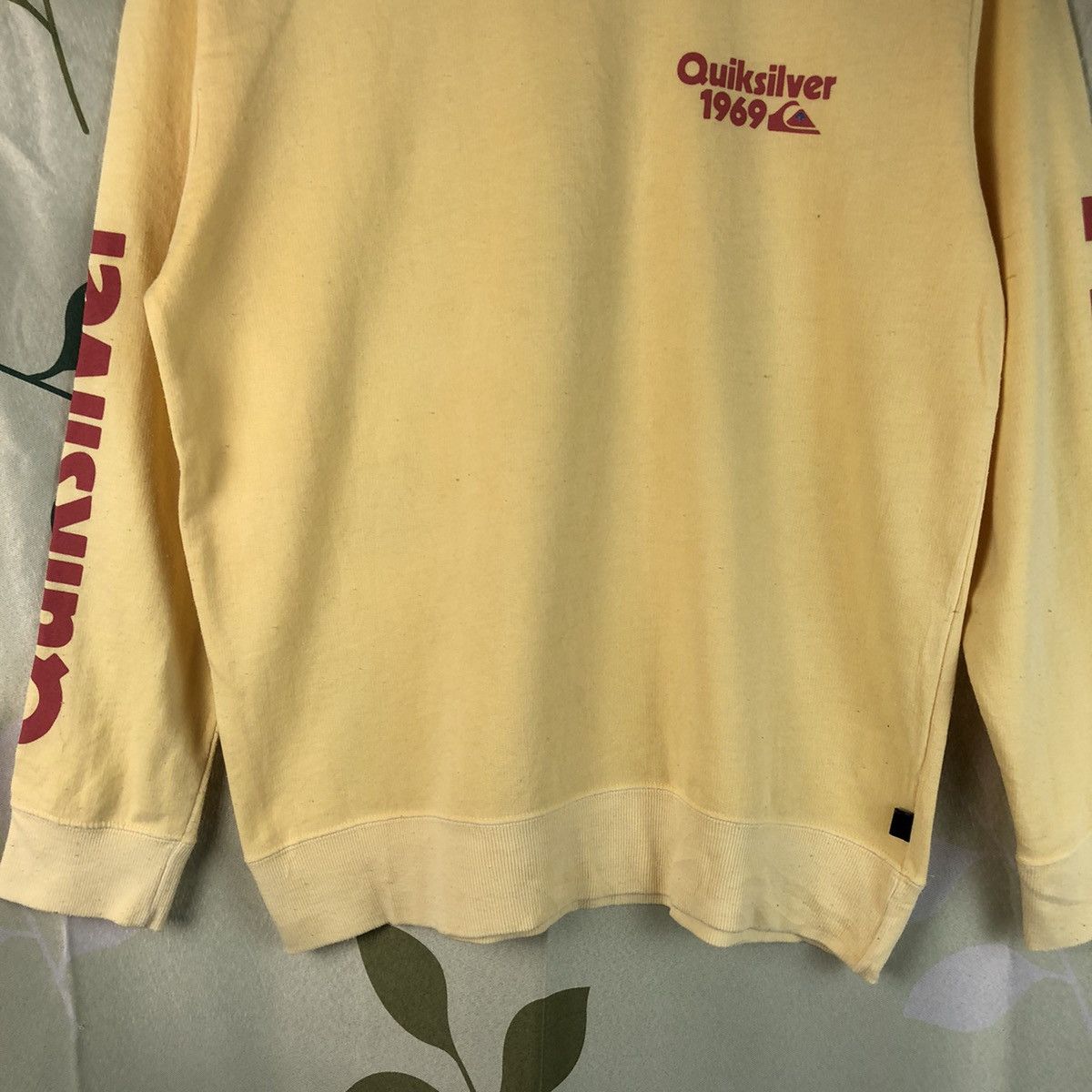 Quiksilver Quiksilver vintage Yellow Sweatshirt #7463 Size US M / EU 48-50 / 2 - 6 Thumbnail