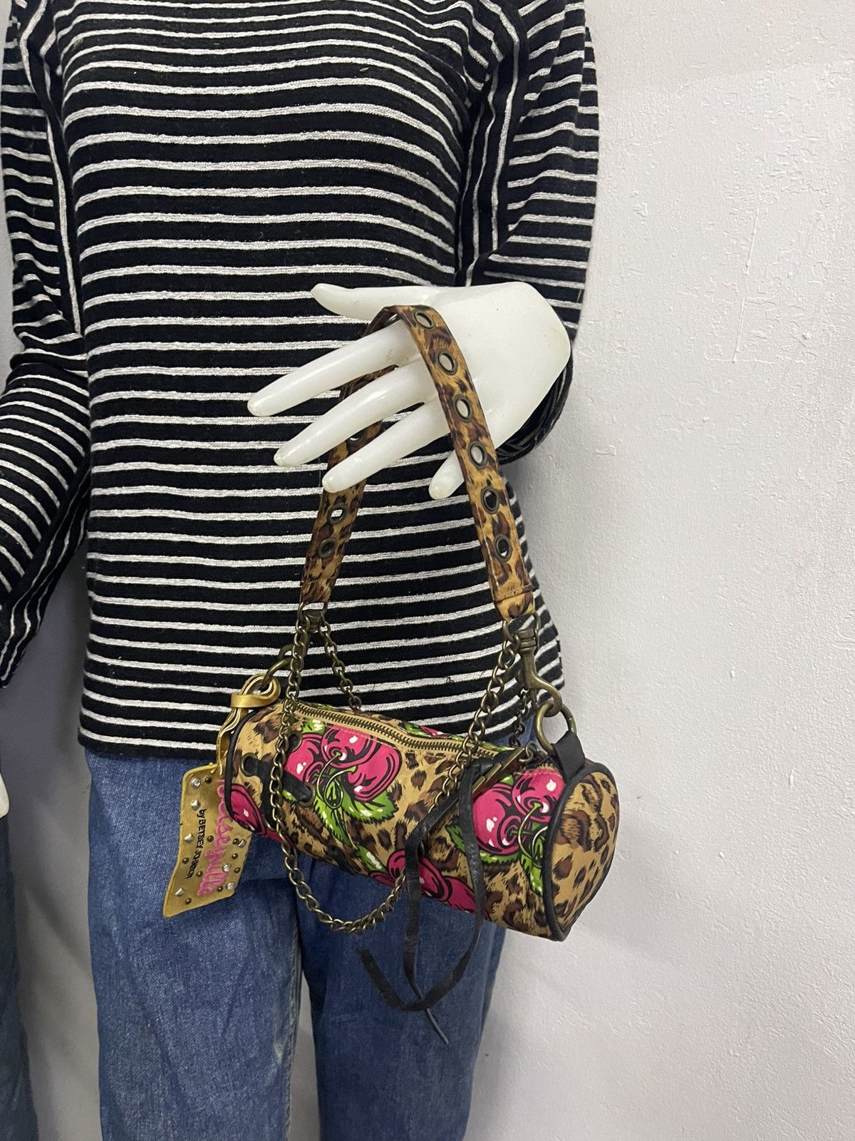 Betsey Johnson Last drop!!Vintage Betsey Johnson Cherry mini Purse handbag Size ONE SIZE - 10 Thumbnail