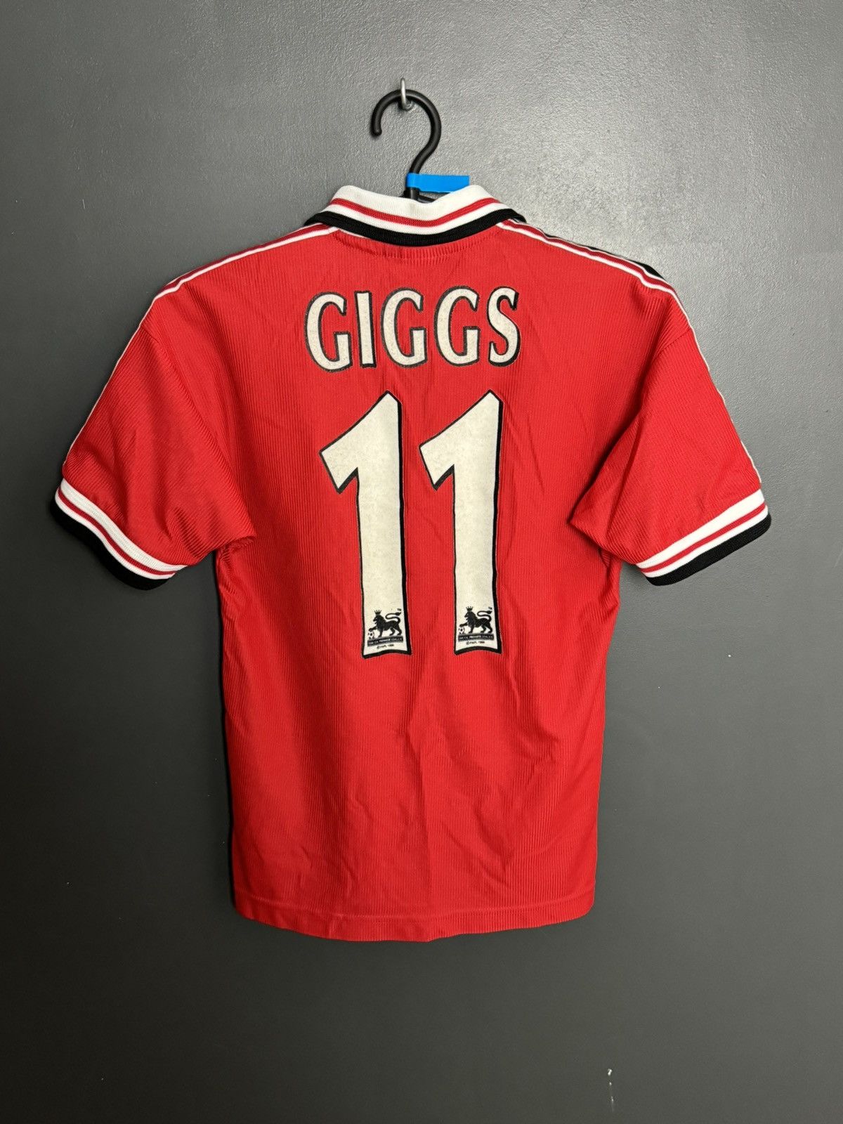 Umbro KIDS Manchester United 98/00 Home Giggs Football Jersey Size US XS / EU 42 / 0 - 1 Thumbnail