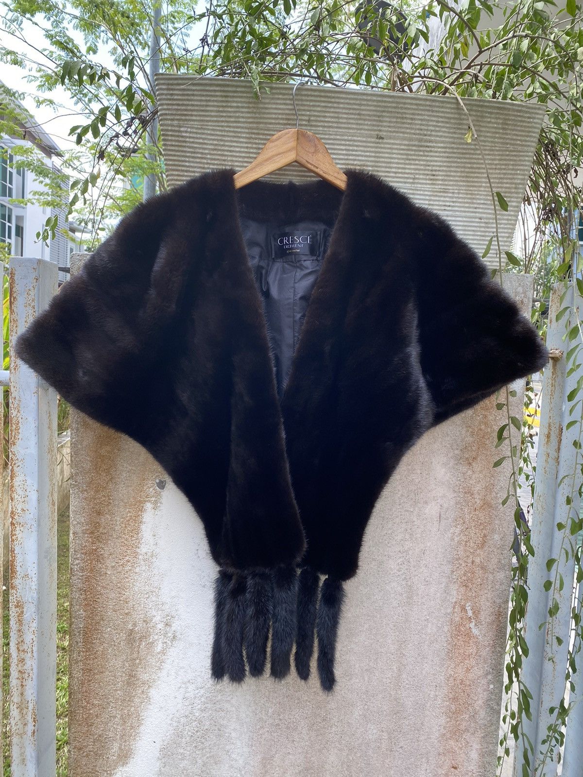 Japanese Brand × Sagafurs 💥best offer💥CRESCE EXCELLENT MOONRAI FUR V VEST NICE DESIGN Size ONE SIZE - 3 Thumbnail