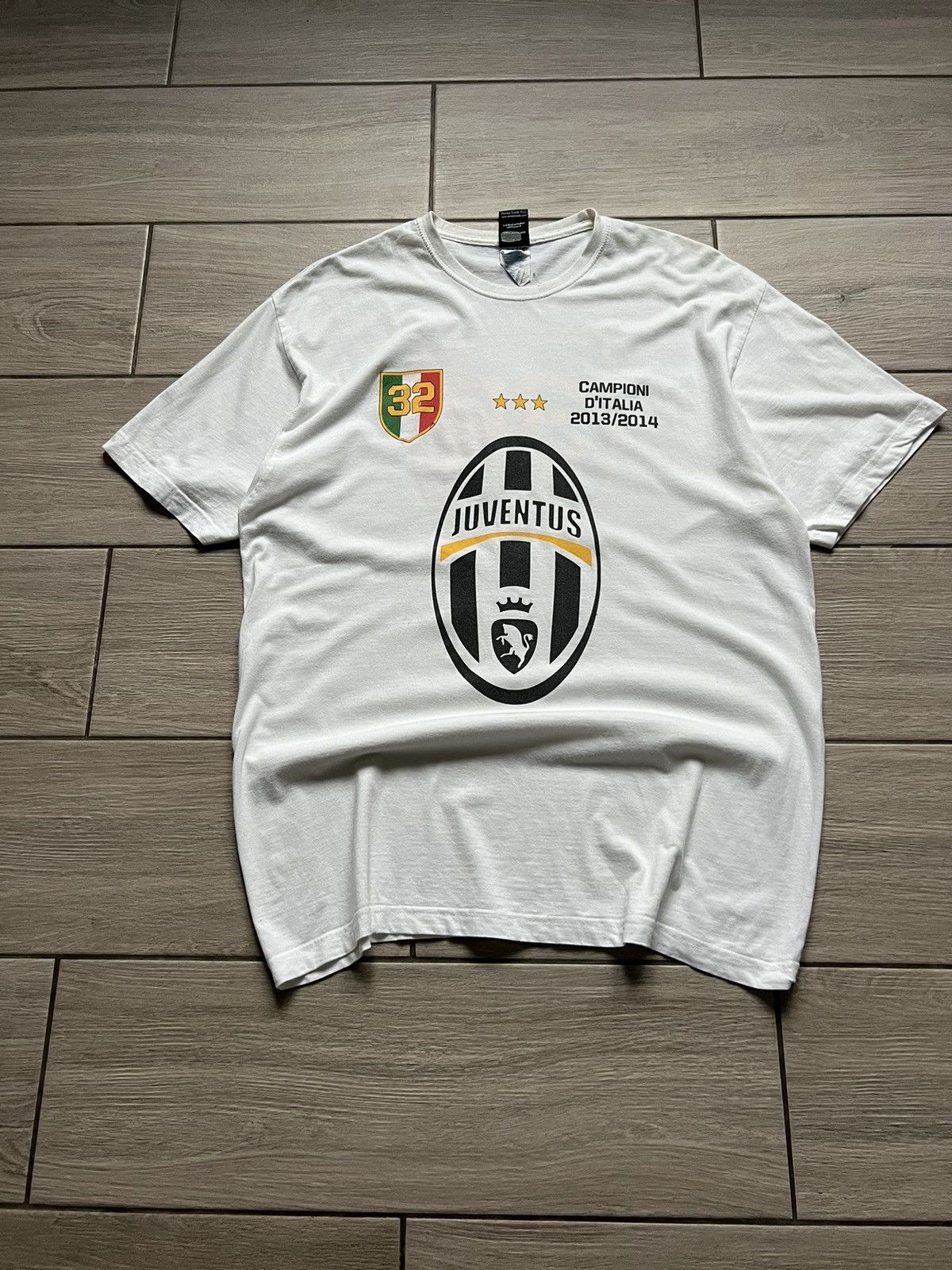 Vintage Juventus Football Champions Italy Vintage 32 Number Size US XL / EU 56 / 4 - 1 Thumbnail