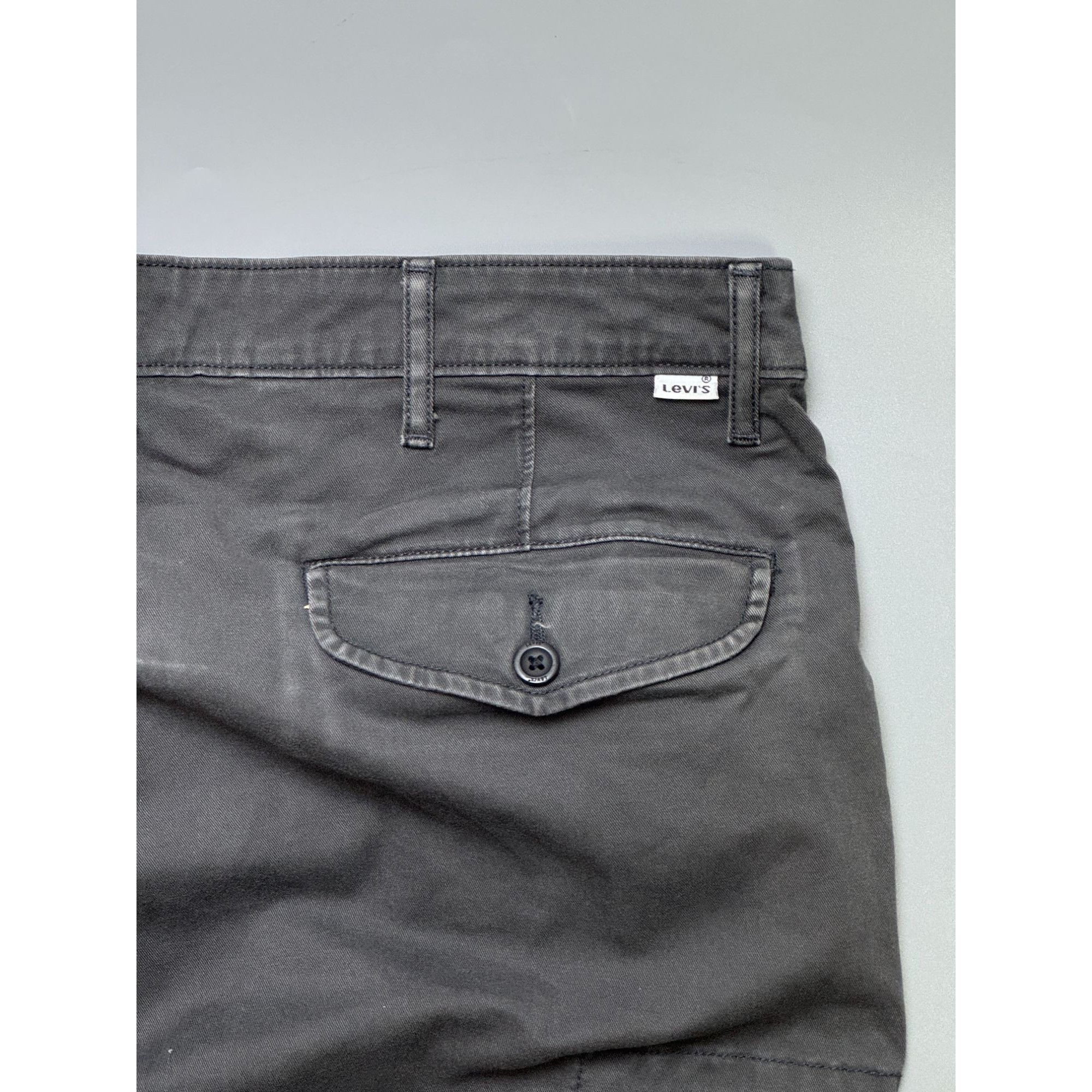 Levi's Levi’s Gray Cargo Pants (Y1161) Size US 36 / EU 52 - 14 Thumbnail