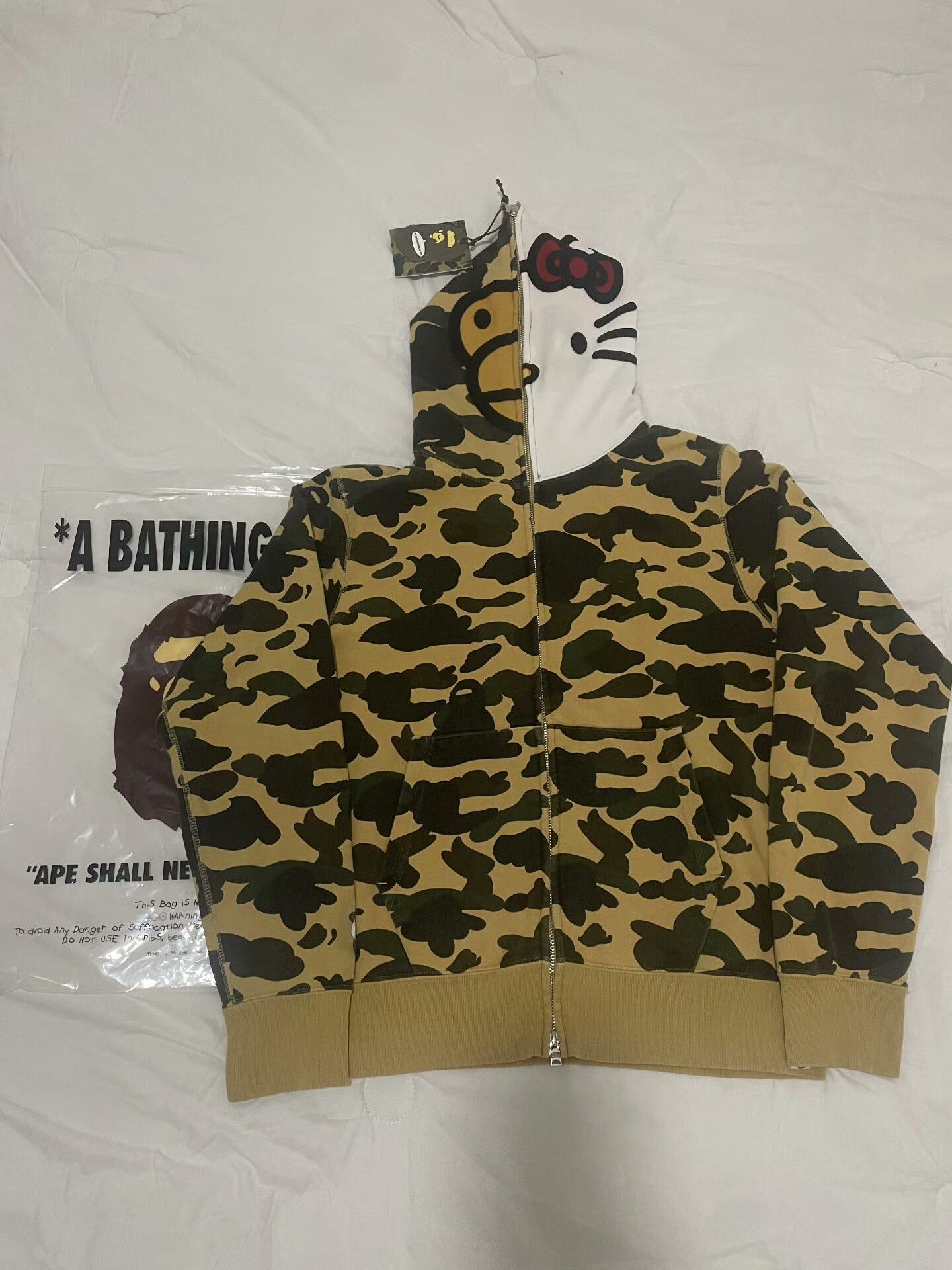 Bape Bape Yellow Hoodie S Men Size US S / EU 44-46 / 1 - 1 Thumbnail