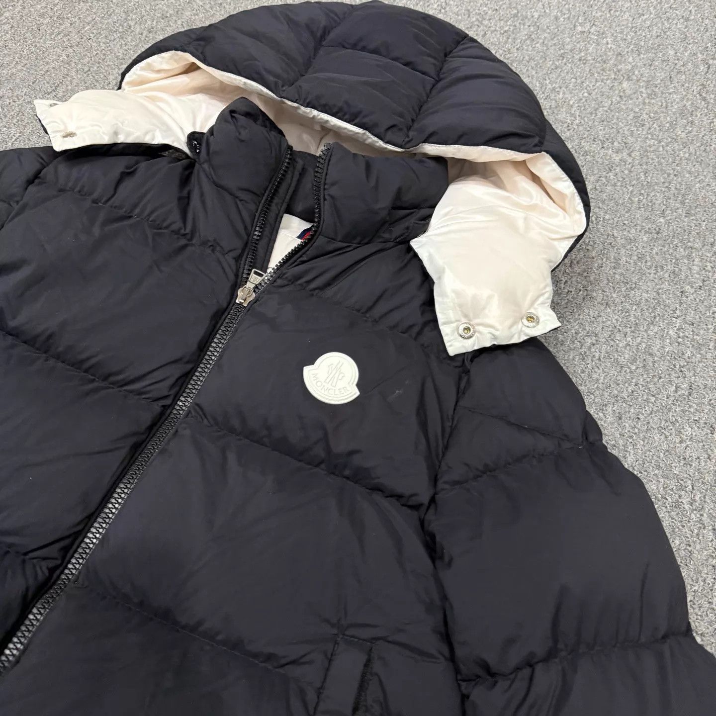 Moncler Moncler Black Kids Down Jacket 14A 99 New Size XS / US 0-2 / IT 36-38 - 3 Thumbnail