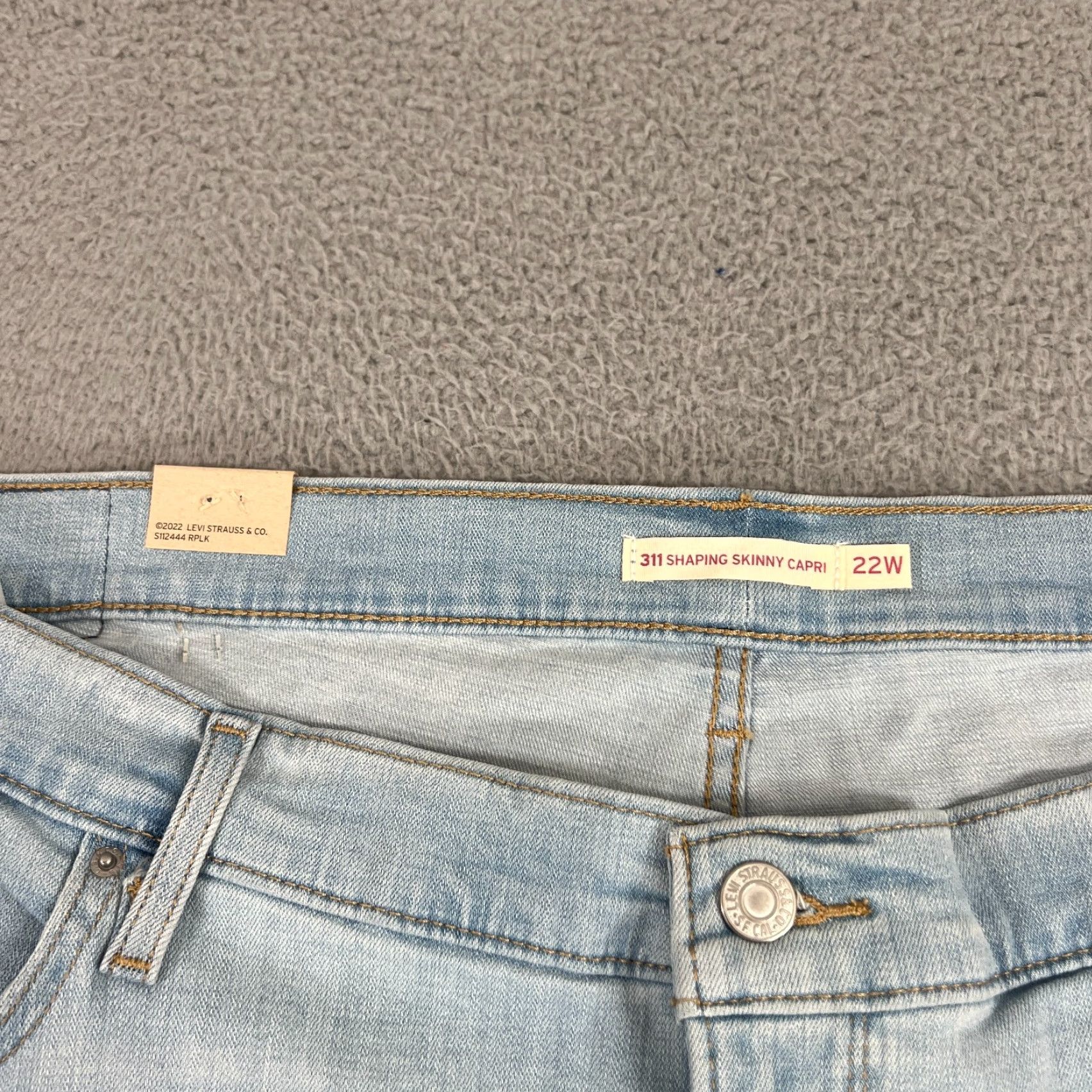Levi's Levi's Levi's 311 Shaping Skinny Capri Jeans Women 22W Plus Blue 22W Size 40" / US 18 - 4 Thumbnail