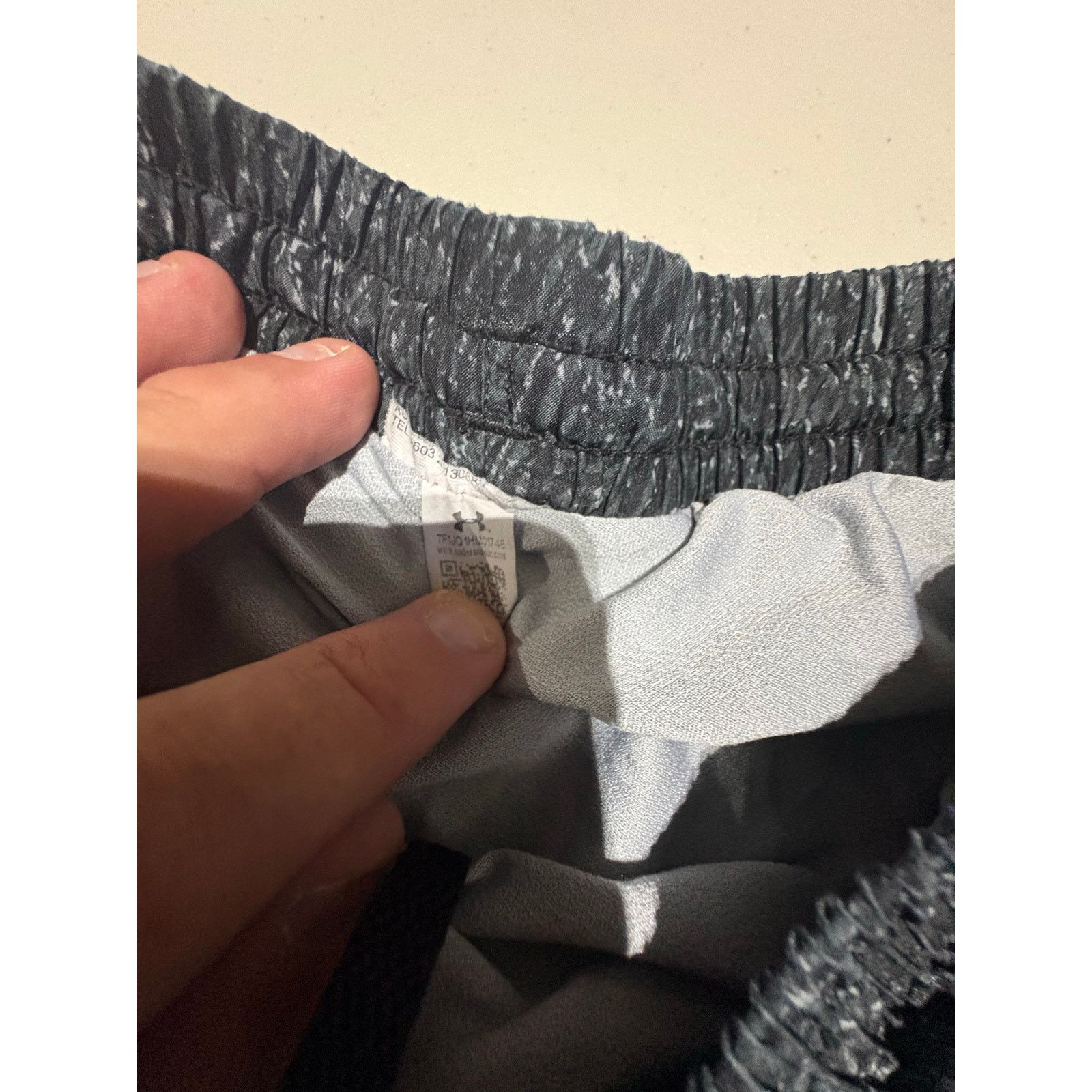 Under Armour Under Armour Women’s Gray Shorts Mesh Lined Size Small Size 27" / US 4 / IT 40 - 3 Thumbnail