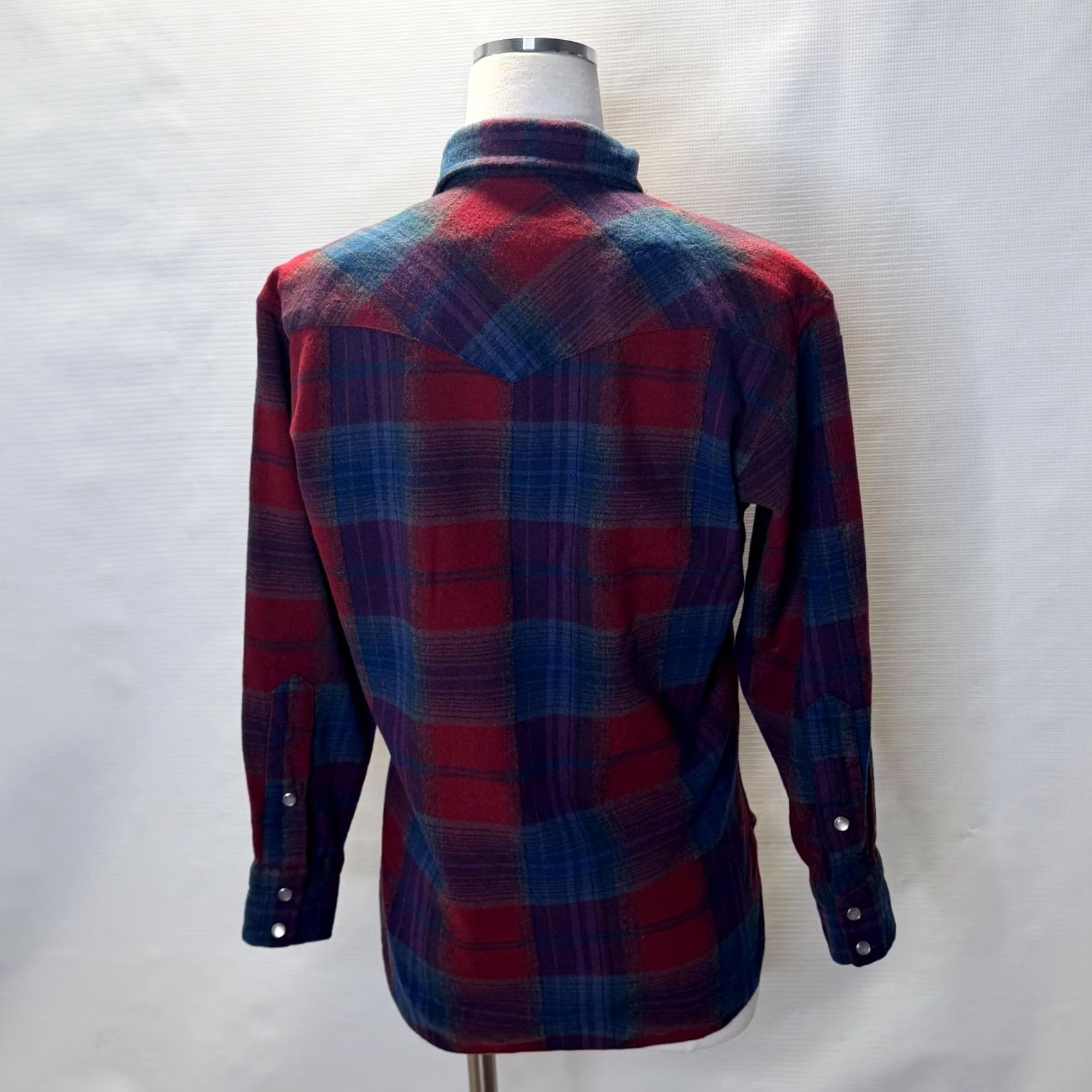 Pendleton VINTAGE Pendleton Shirt Womens M Red Blue Plaid Wool Western Snap Front 70s Size M / US 6-8 / IT 42-44 - 3 Thumbnail