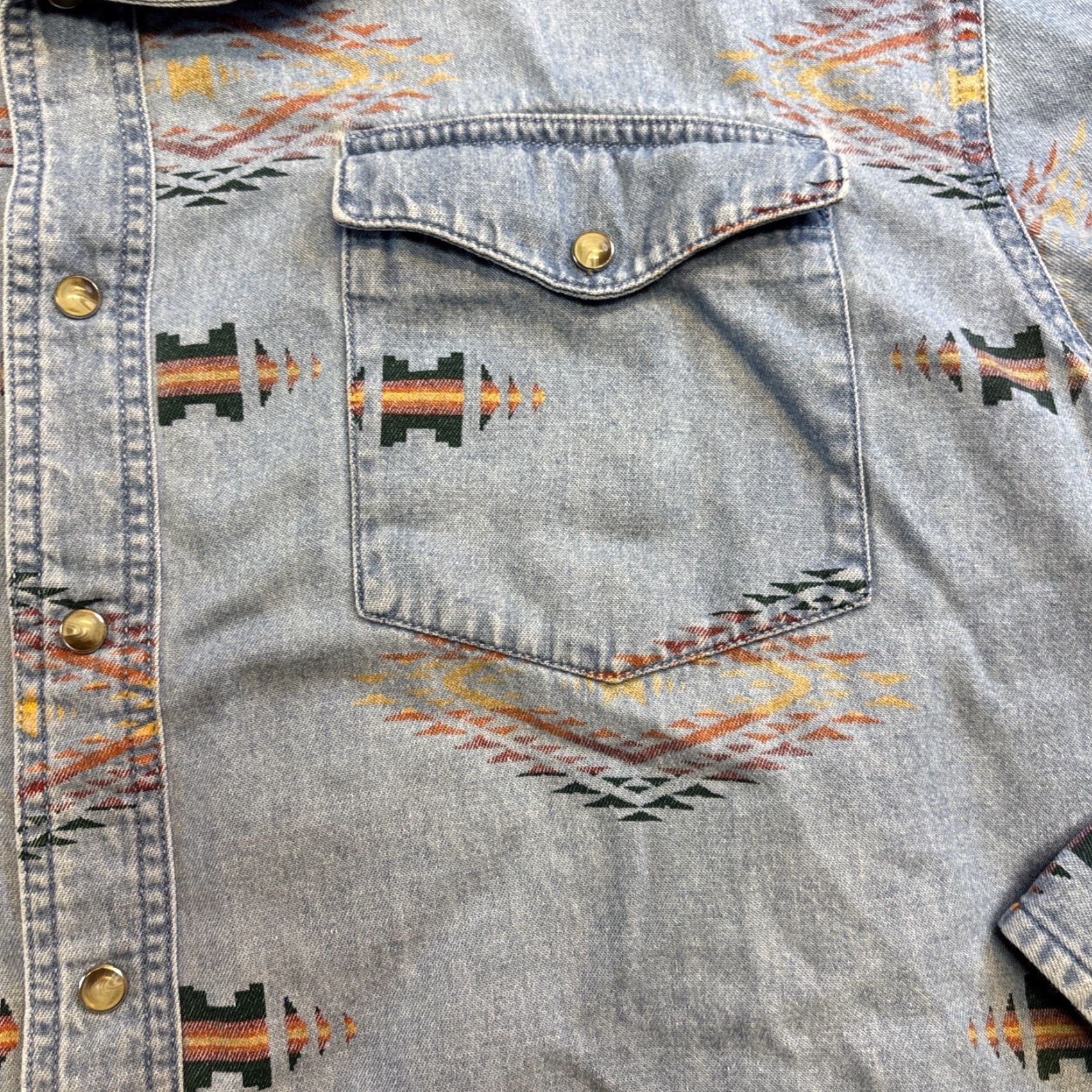 Wrangler VINTAGE Wrangler Denim Jacket Aztec Geometric Print Mens L Blue Snap Button Jacket Size US L / EU 52-54 / 3 - 3 Thumbnail