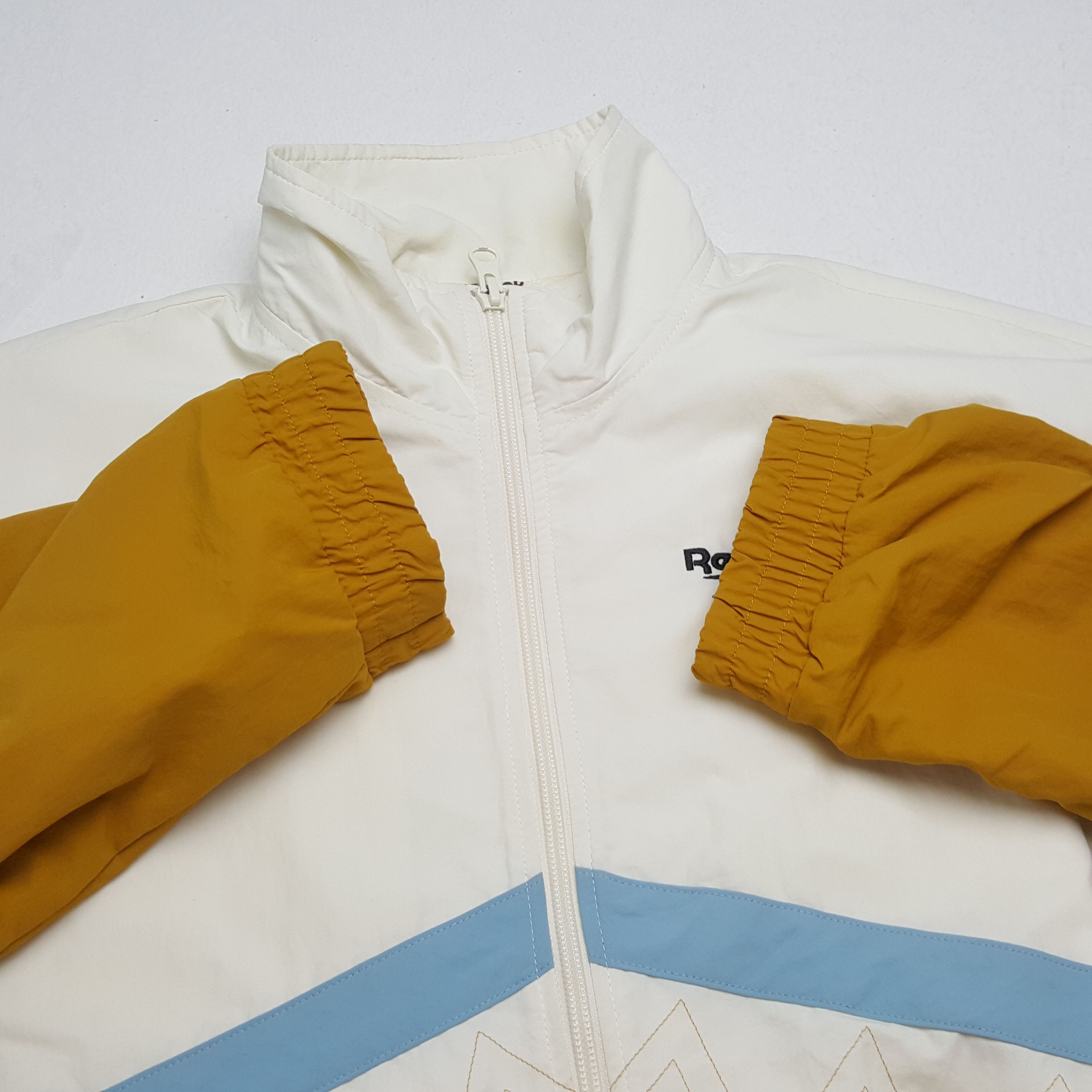Reebok × Vintage REEBOK x GIGI HADID Nice Sportswear Style Windbreaker Jacket Size US L / EU 52-54 / 3 - 9 Thumbnail