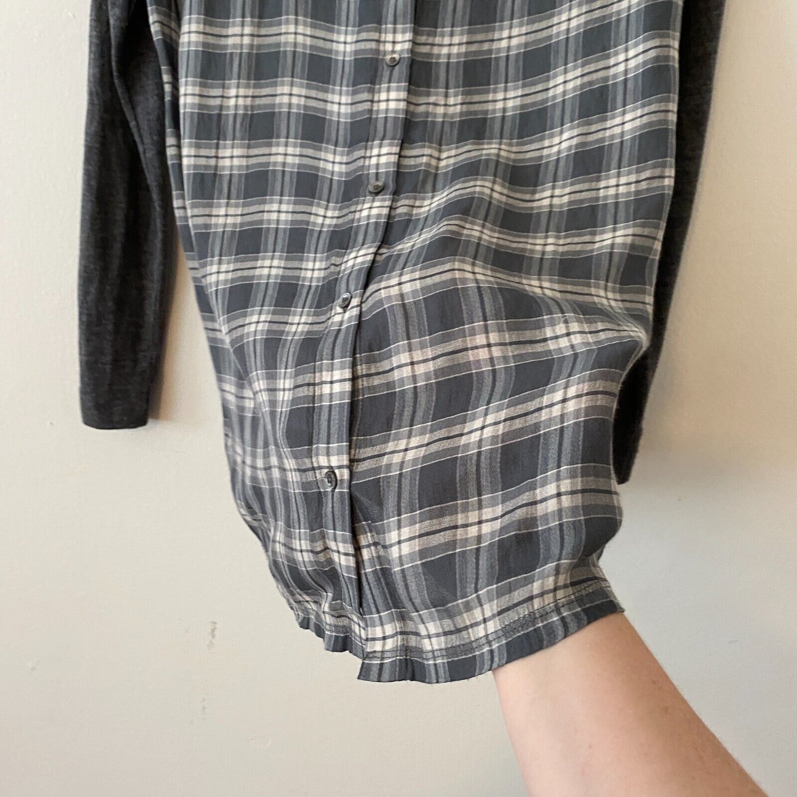 Other Ann Taylor Loft High Low Top Gray Blue Cream Plaid Button Size XS / US 0-2 / IT 36-38 - 4 Thumbnail