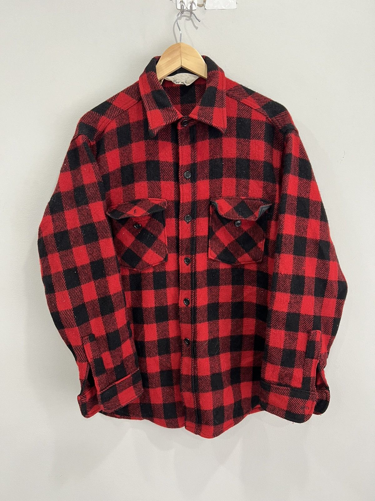 Woolrich Woolen Mills Vintage Woolrich Plaid Button Up Shirt Flannel buffalo wool Size US L / EU 52-54 / 3 - 1 Thumbnail