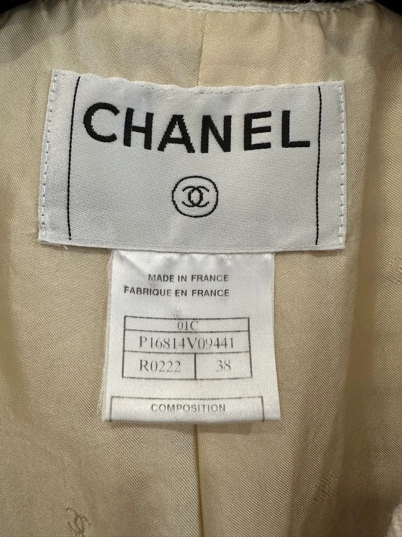 Chanel Classic Chanel Black and Cream Blazer -2505 Size US M / EU 48-50 / 2 - 5 Thumbnail