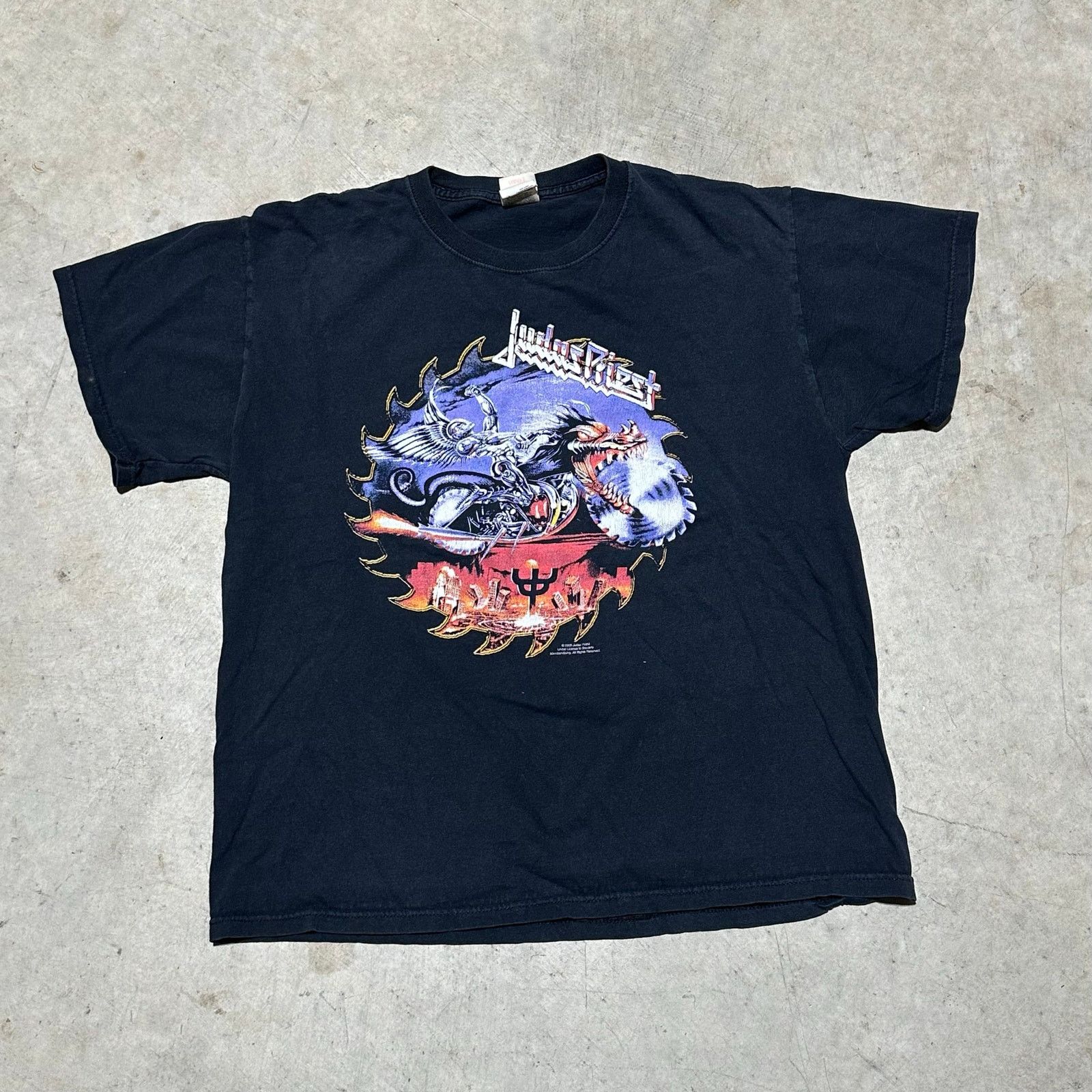 Fruit Of The Loom Vintage Y2K Judas Priest Tee size Large in Men Size US L / EU 52-54 / 3 - 1 Thumbnail