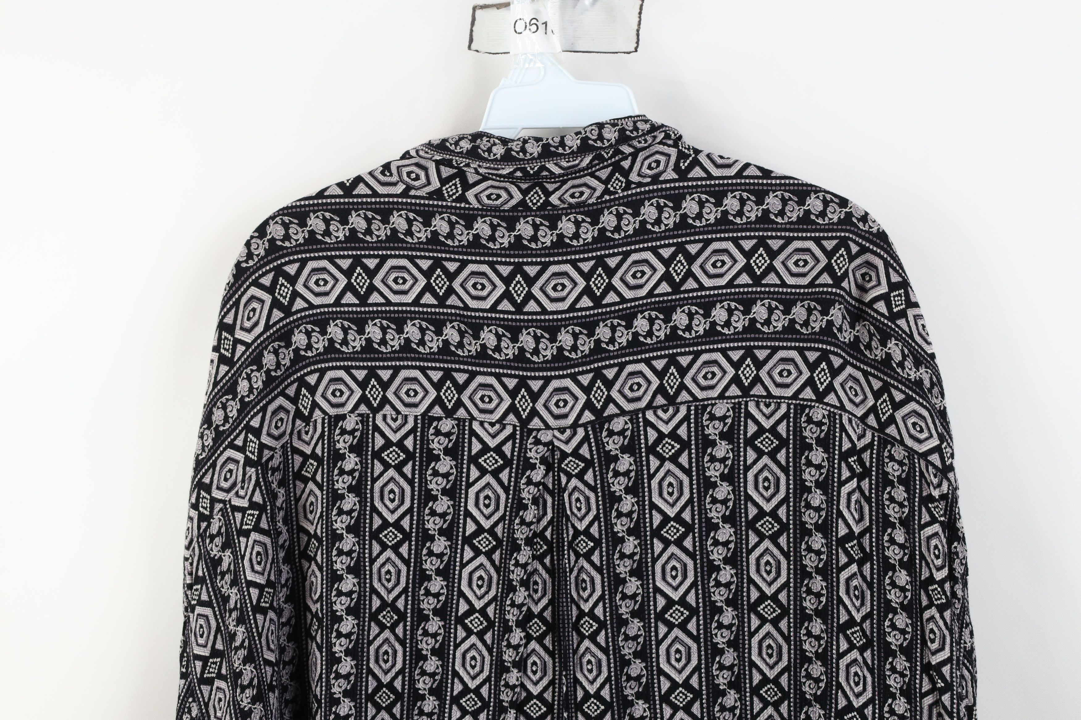 Vintage Vintage 90s Streetwear Knit Flower Geometric Button Shirt US Size US XL / EU 56 / 4 - 10 Thumbnail