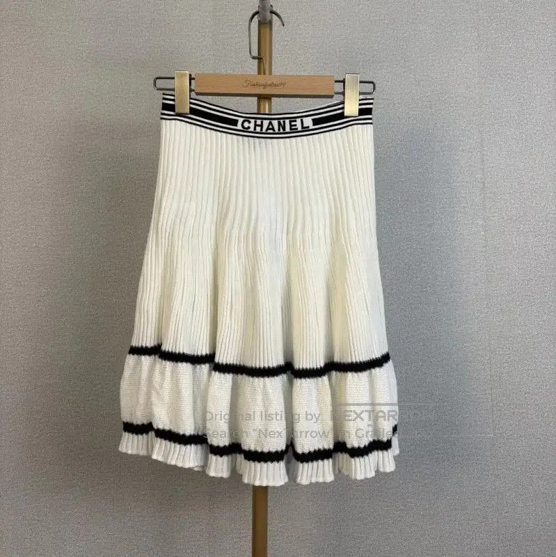 Chanel Chanel Summer Cotton Skirt in Cream White . Size 27" / US 4 / IT 40 - 6 Thumbnail