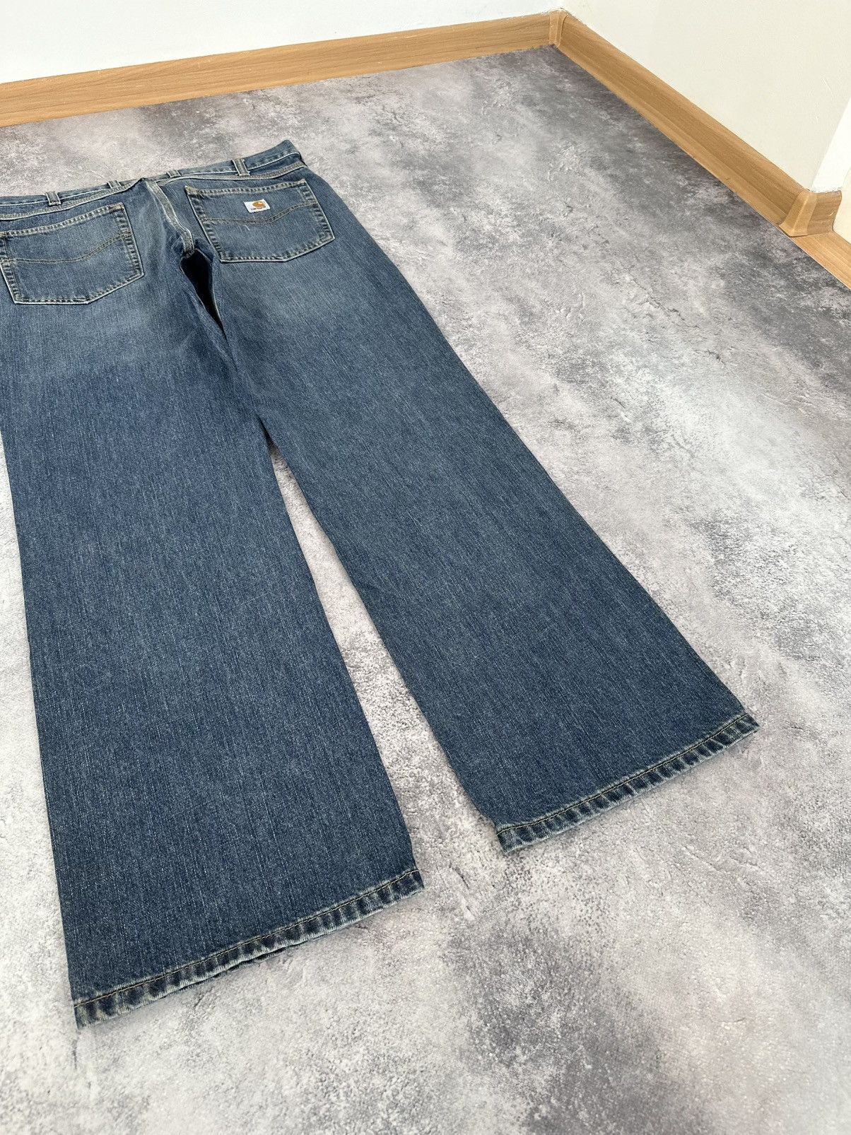 Vintage Carhartt USA Baggy Straight Fit Washed Denim Jeans