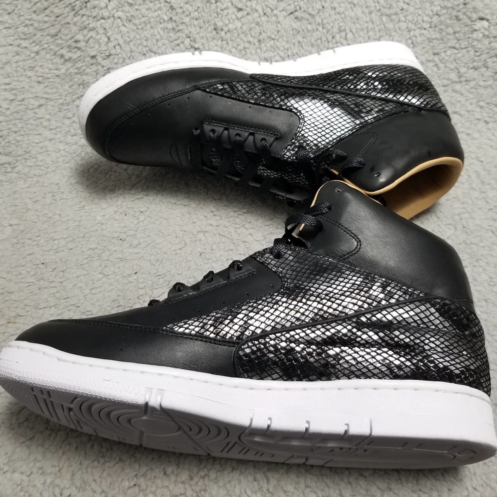 Nike Nike Air Python Sneaker Promo SAMPLE Size 12 Black 632631-001 Mens Athletic Shoes Size US 12 / EU 45 - 3 Thumbnail