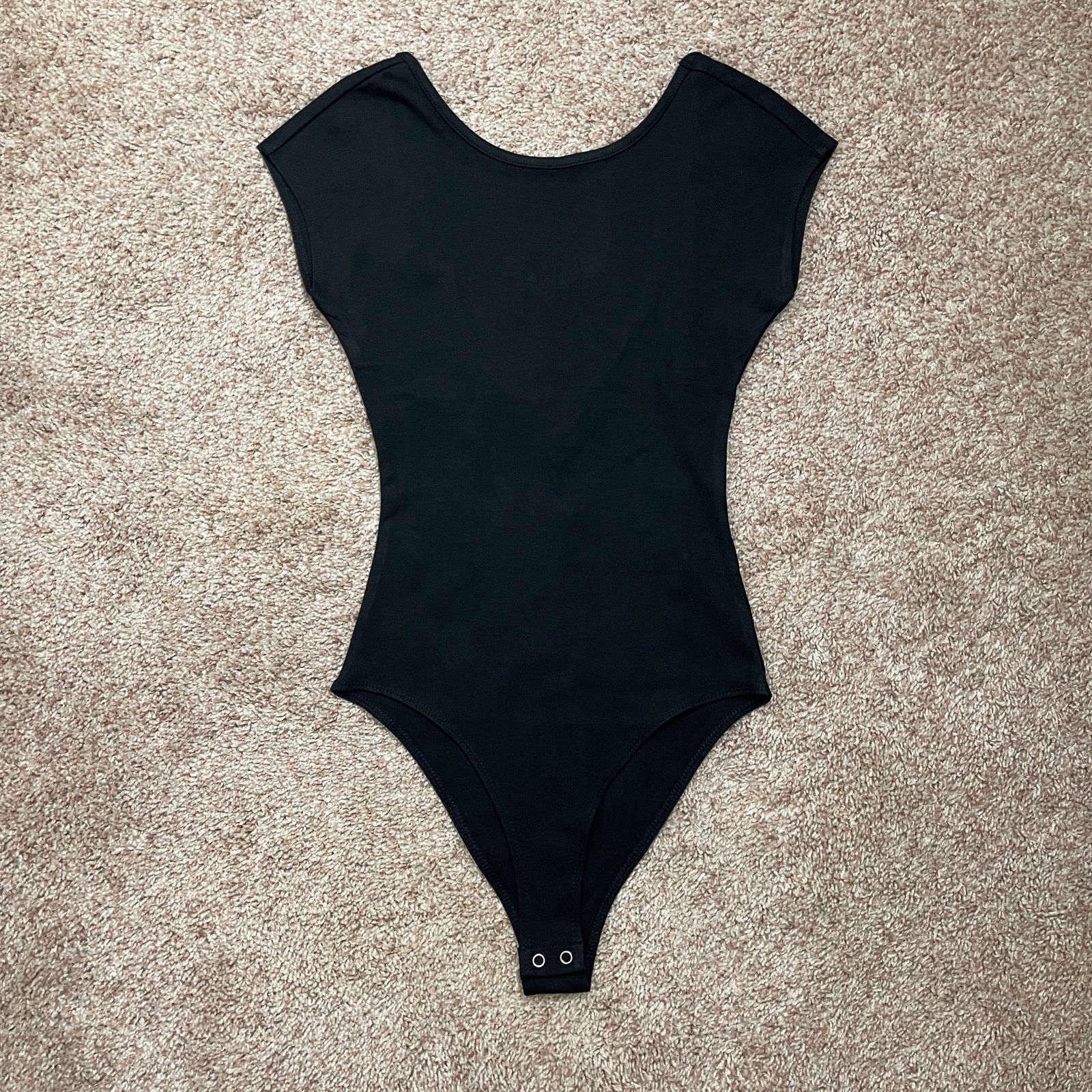 Forever 21 Forever 21 Low Scoop Back Short Sleeve Bodysuit Black NWT XS Size XS / US 0-2 / IT 36-38 - 21 Thumbnail